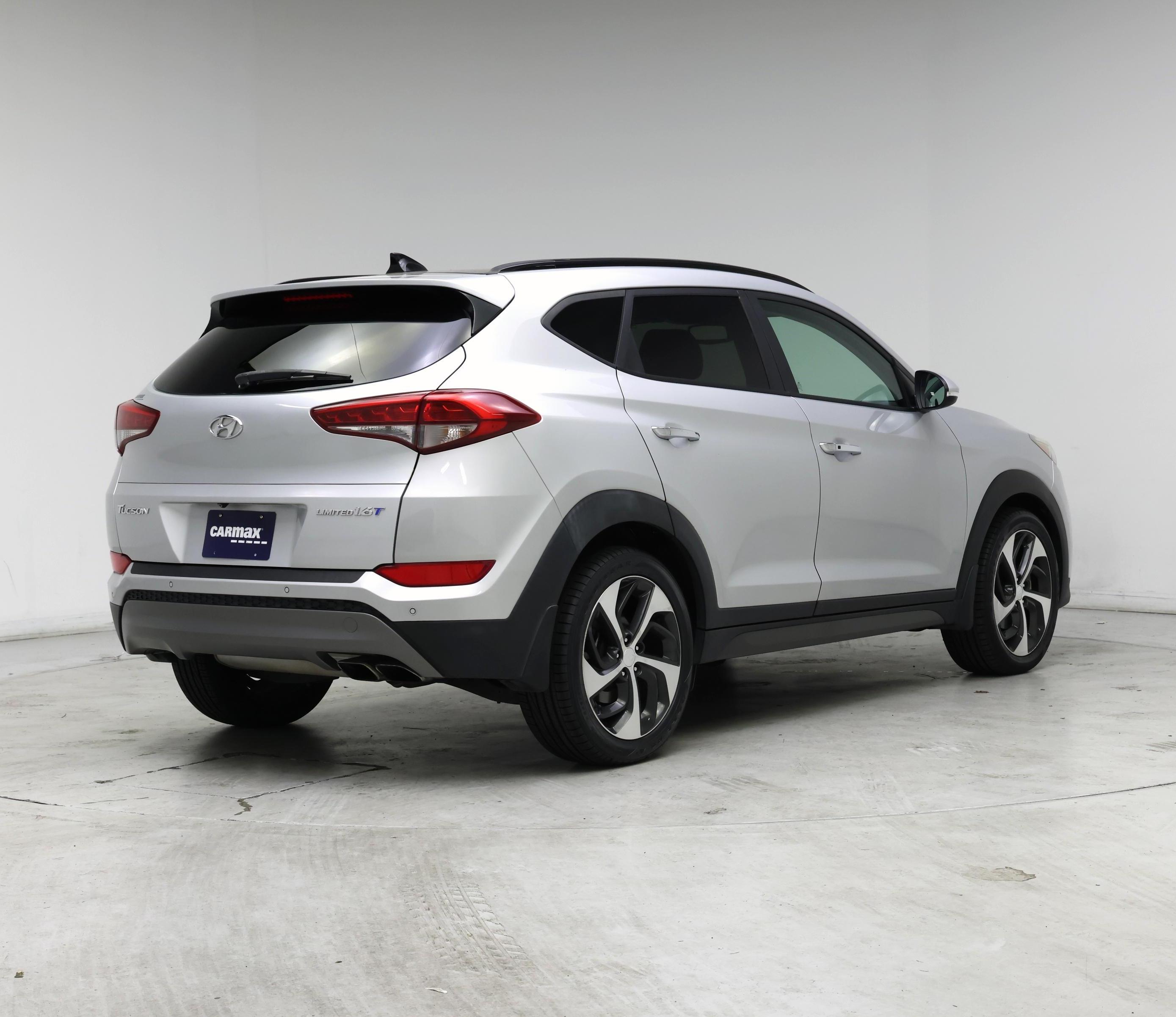 Thumbnail: 2016 Hyundai Tucson - 8