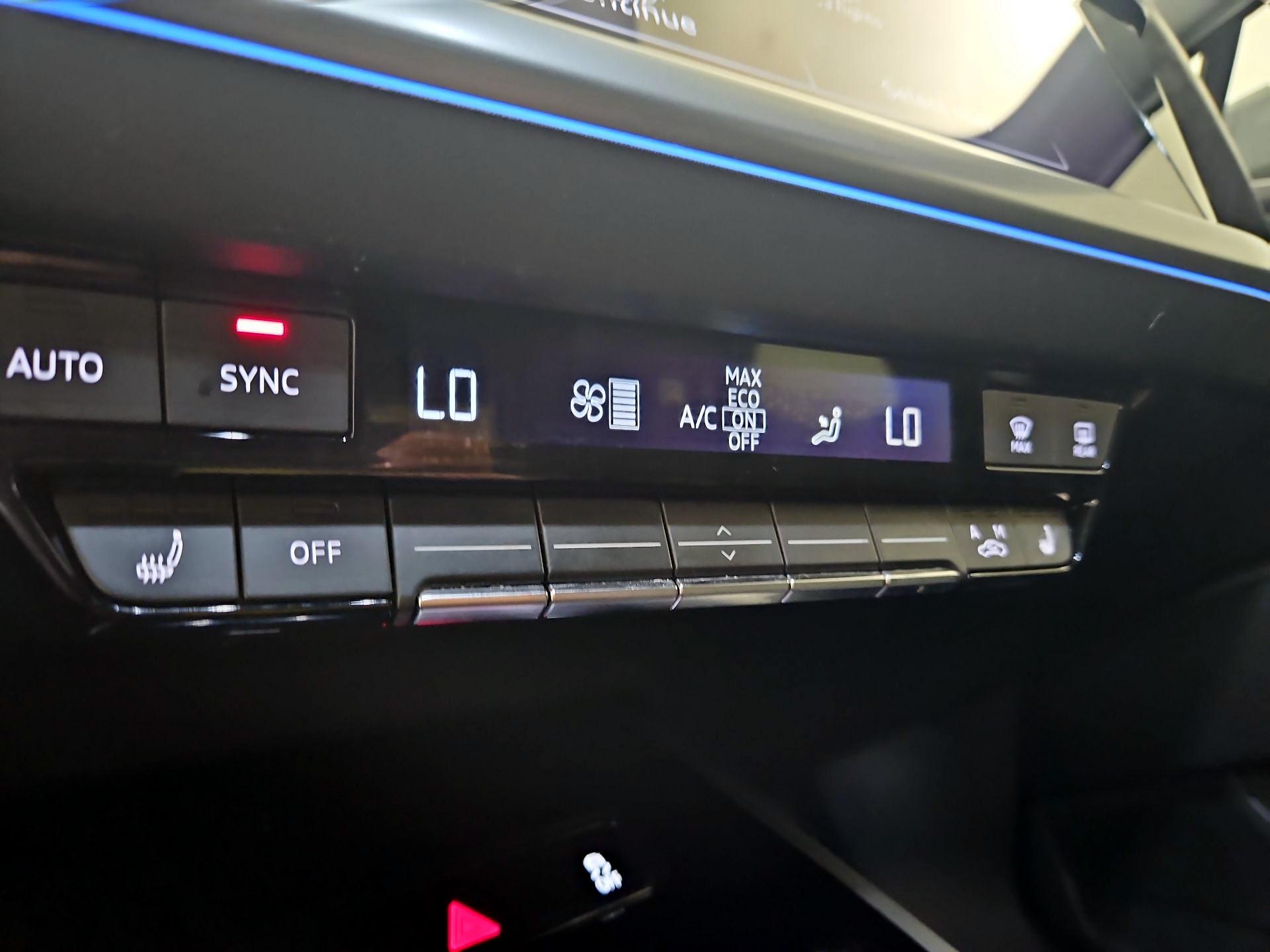 Thumbnail: 2023 Audi Q4 e-tron - 17