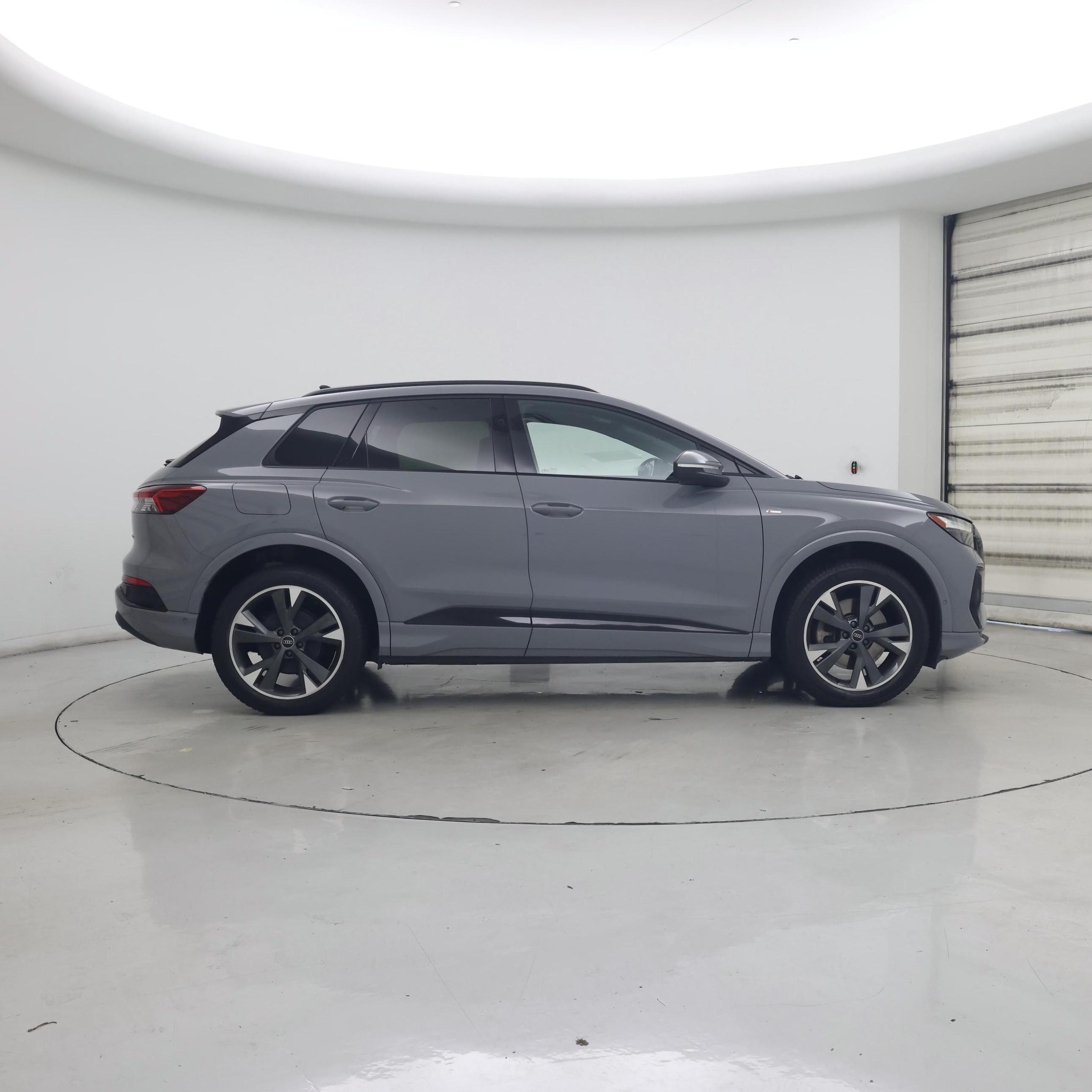 Thumbnail: 2023 Audi Q4 e-tron - 7