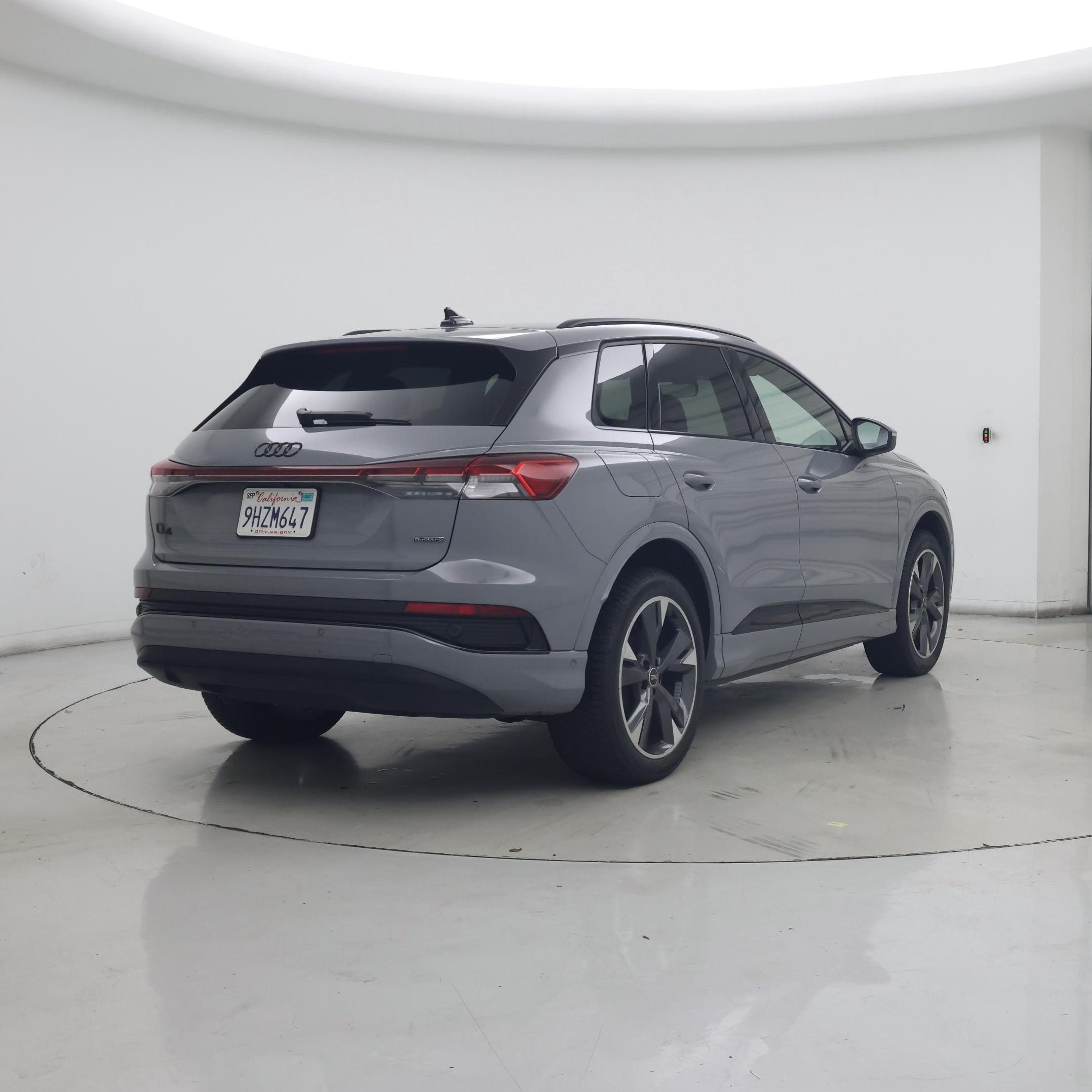Thumbnail: 2023 Audi Q4 e-tron - 8