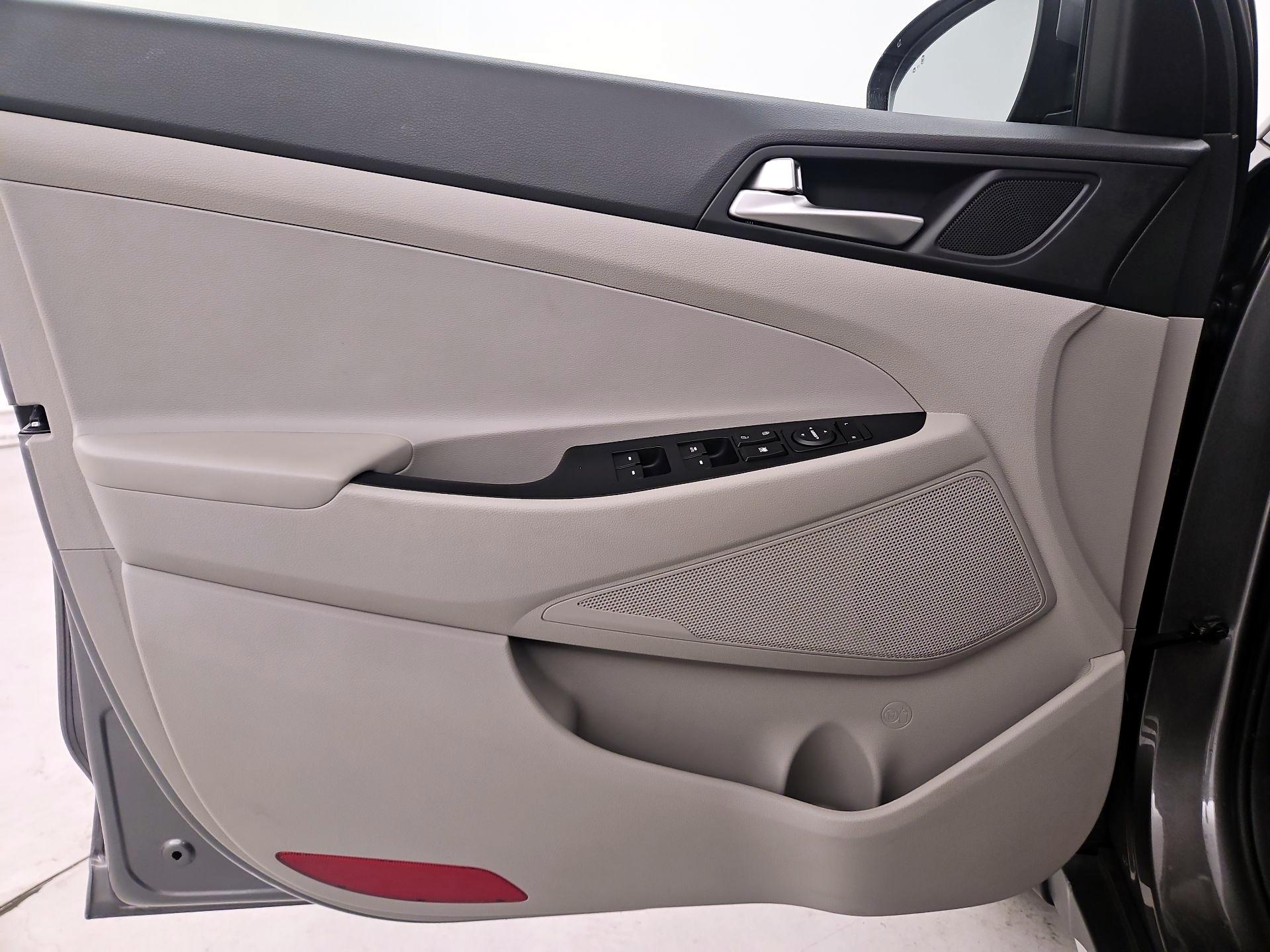 Thumbnail: 2020 Hyundai Tucson - 12