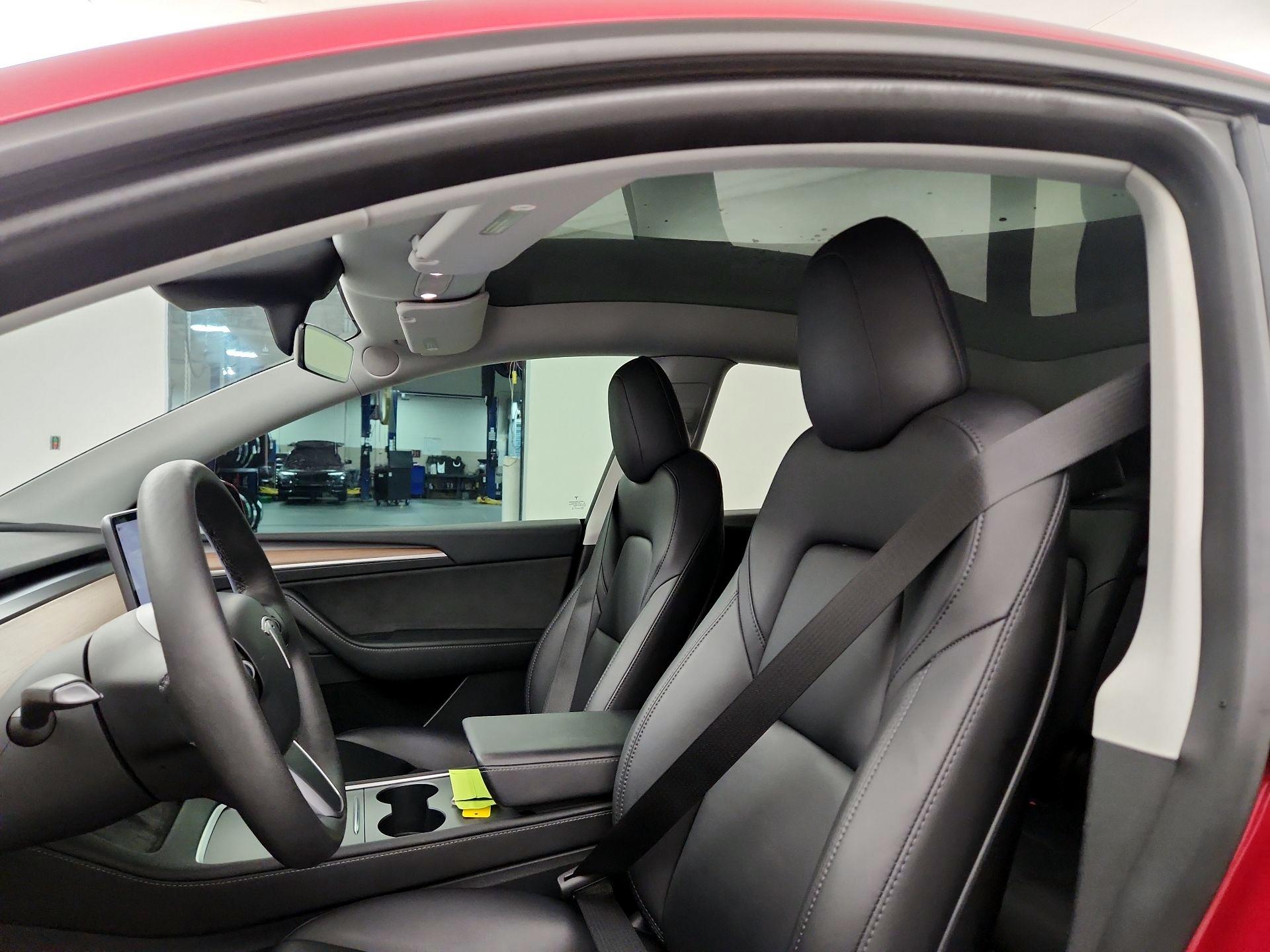 Thumbnail: 2023 Tesla Model Y - 18