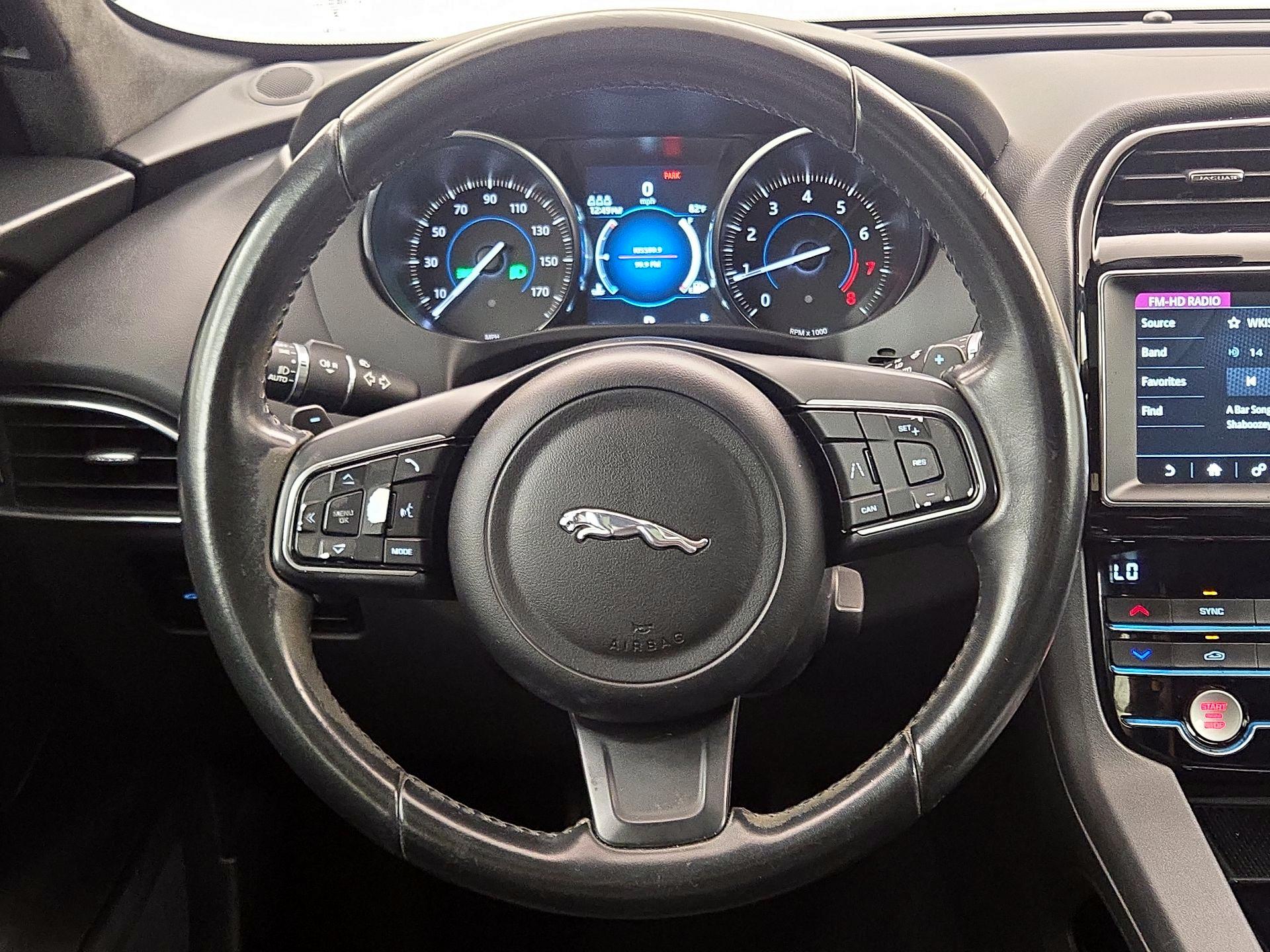 Thumbnail: 2020 Jaguar F-Pace - 10