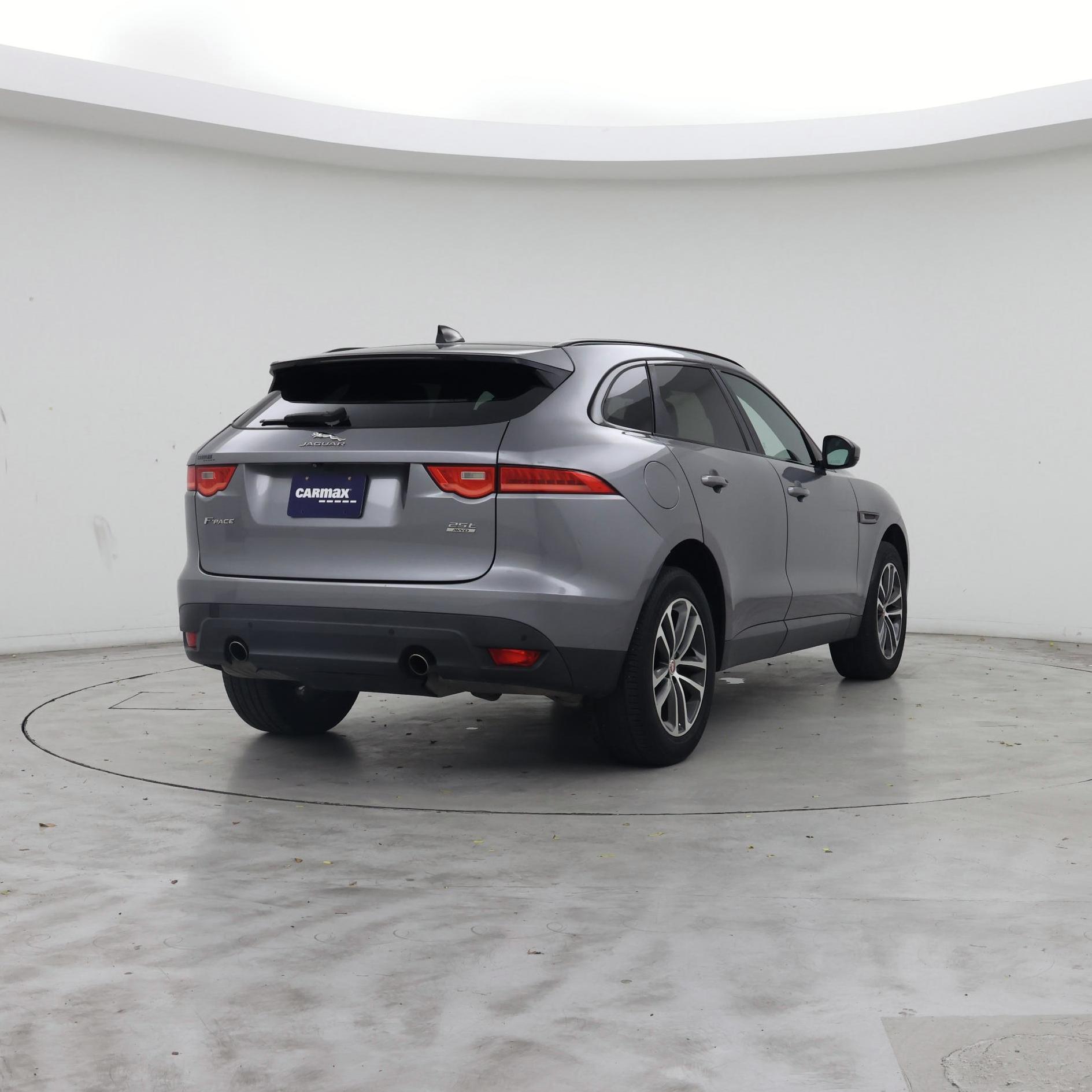 Thumbnail: 2020 Jaguar F-Pace - 8