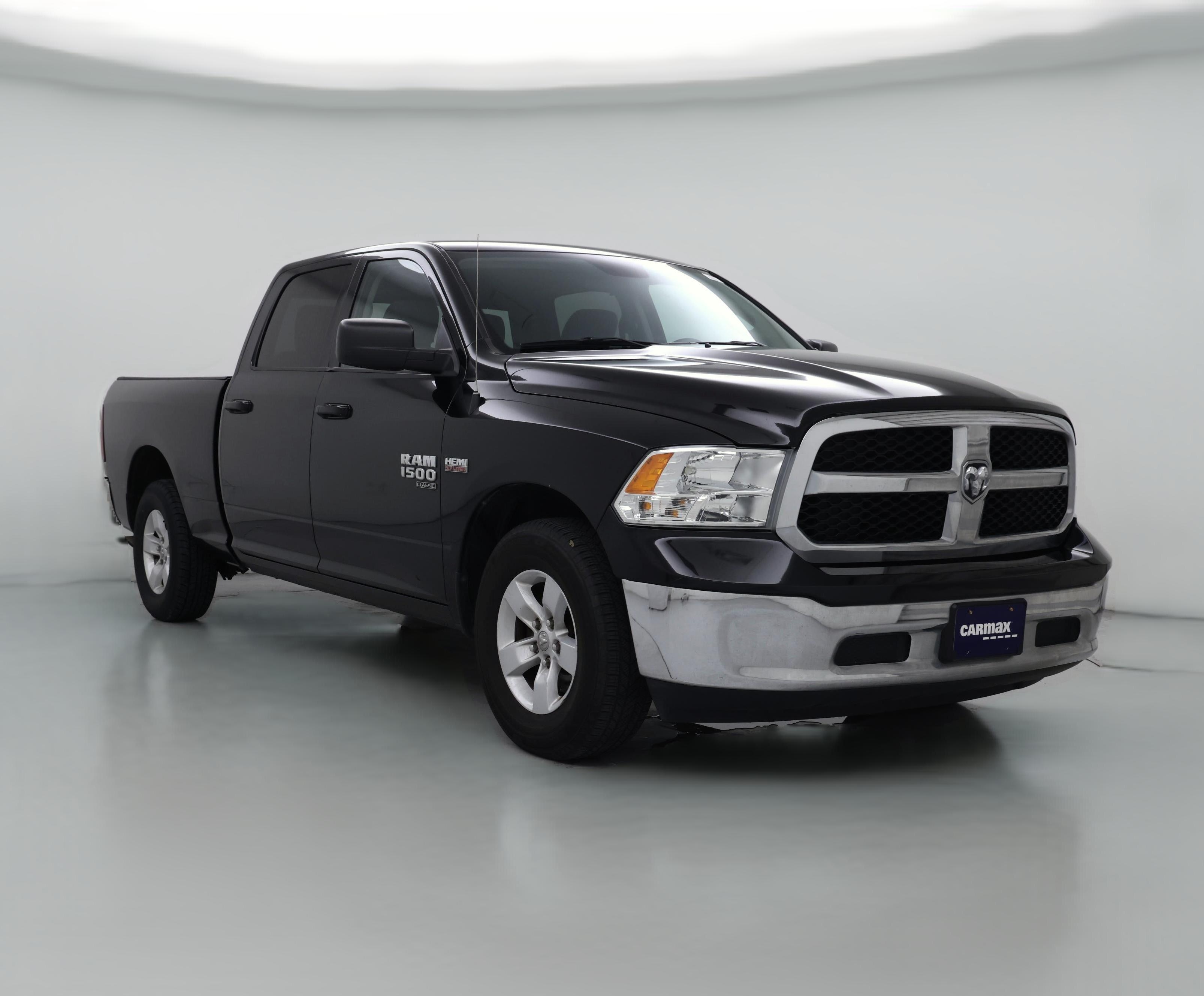 Thumbnail: 2019 RAM 1500 Classic - 1