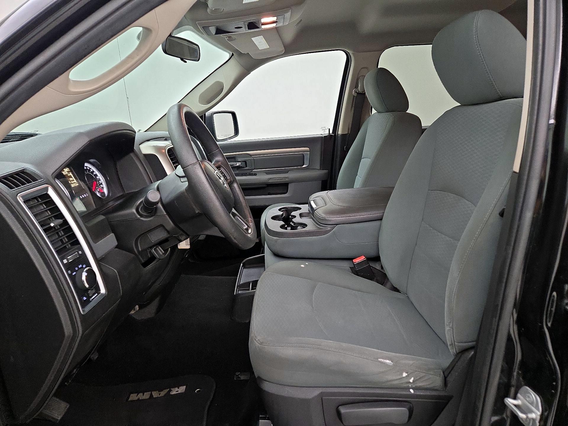 Thumbnail: 2019 RAM 1500 Classic - 11