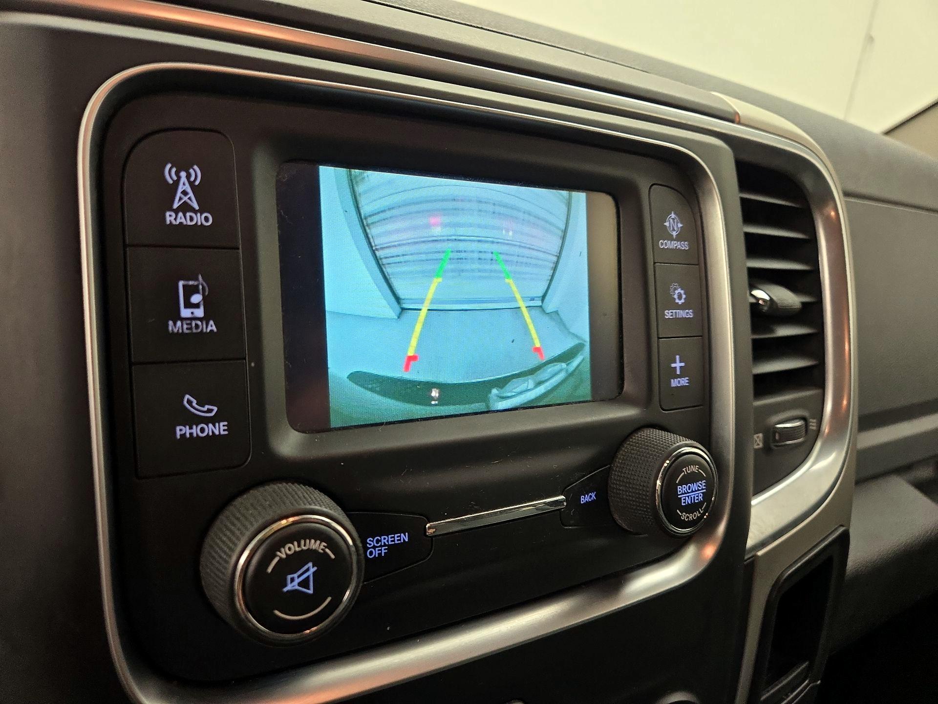 Thumbnail: 2019 RAM 1500 Classic - 14