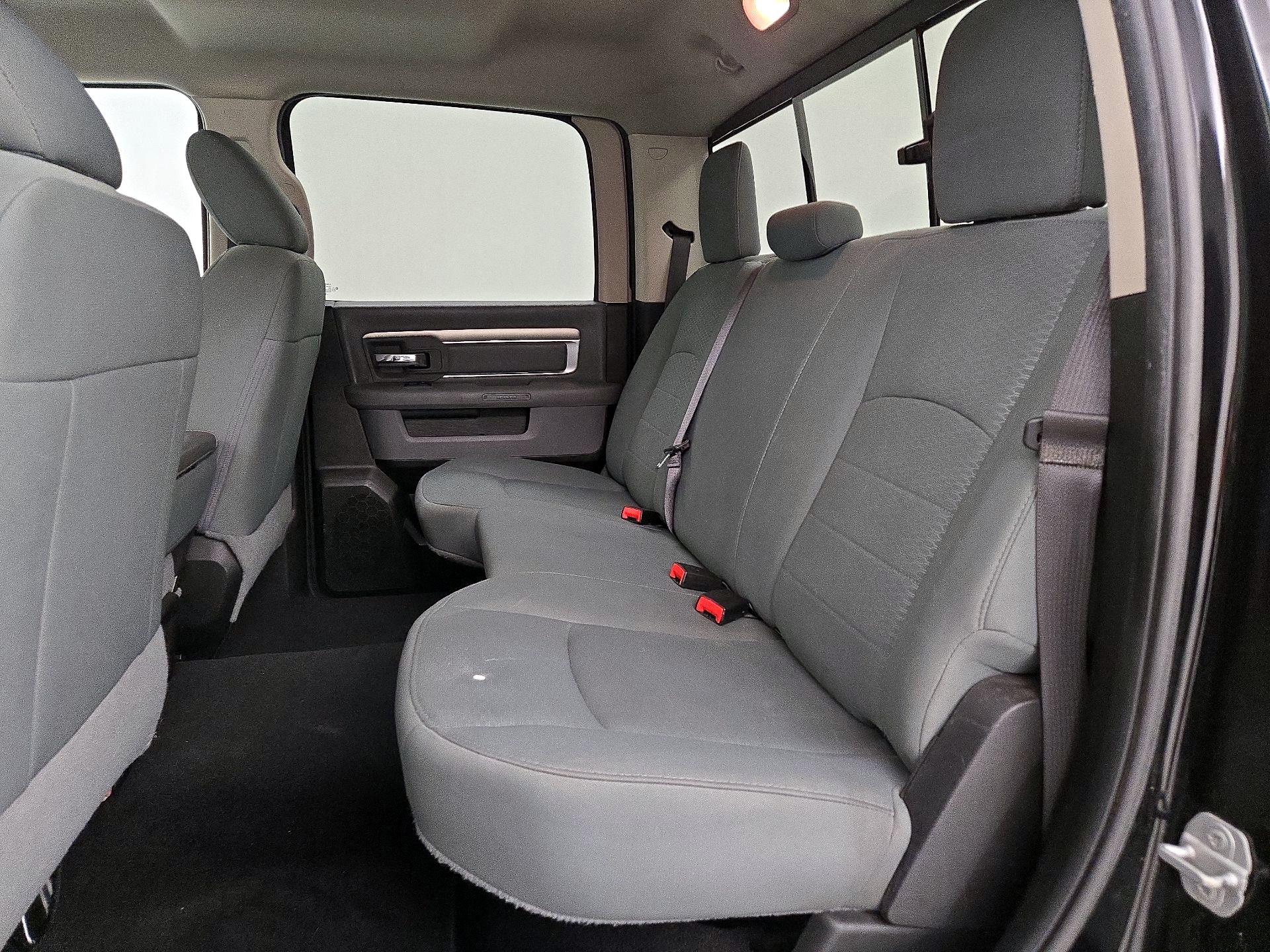 Thumbnail: 2019 RAM 1500 Classic - 19