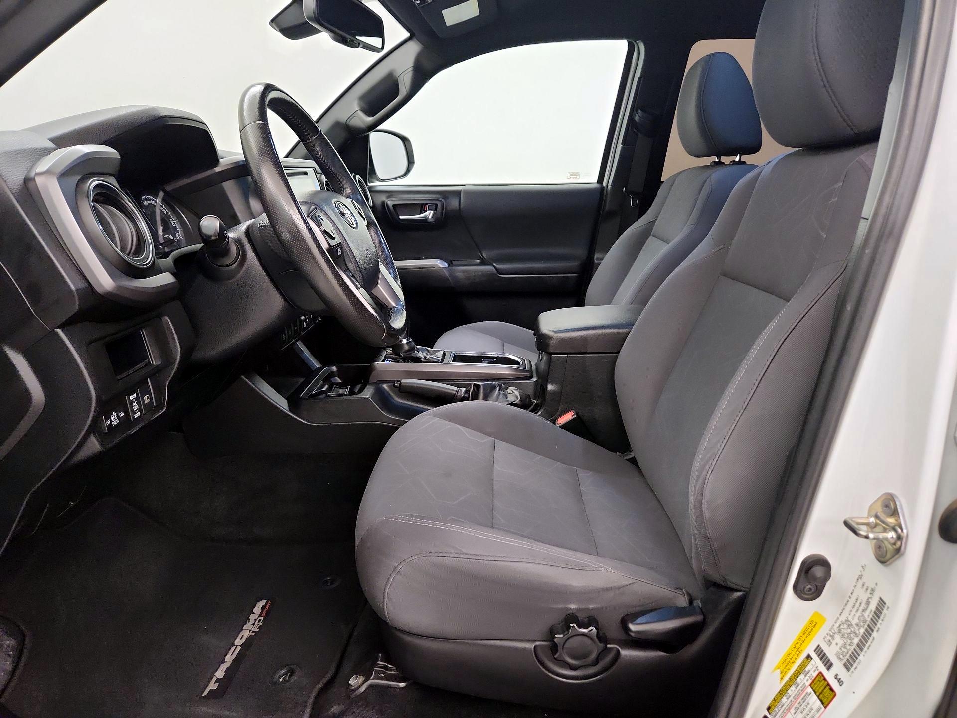 Thumbnail: 2019 Toyota Tacoma - 11