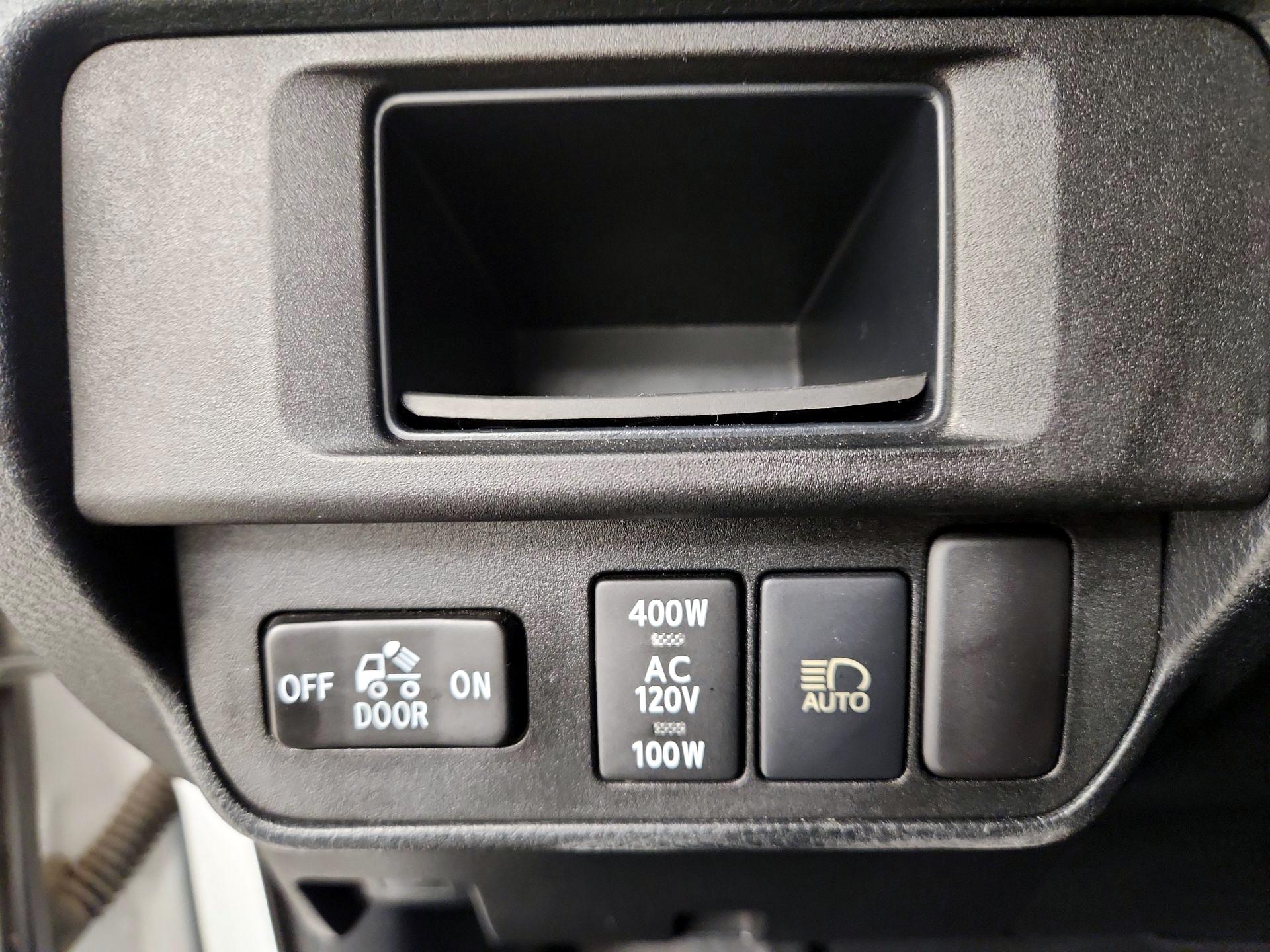 Thumbnail: 2019 Toyota Tacoma - 13