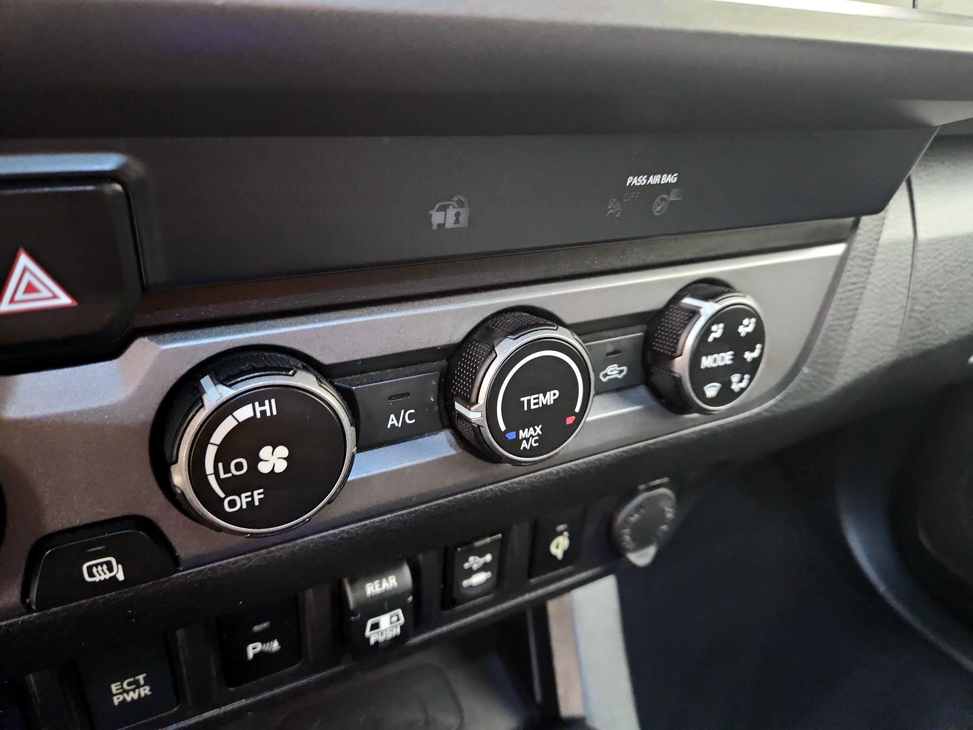 Thumbnail: 2019 Toyota Tacoma - 16