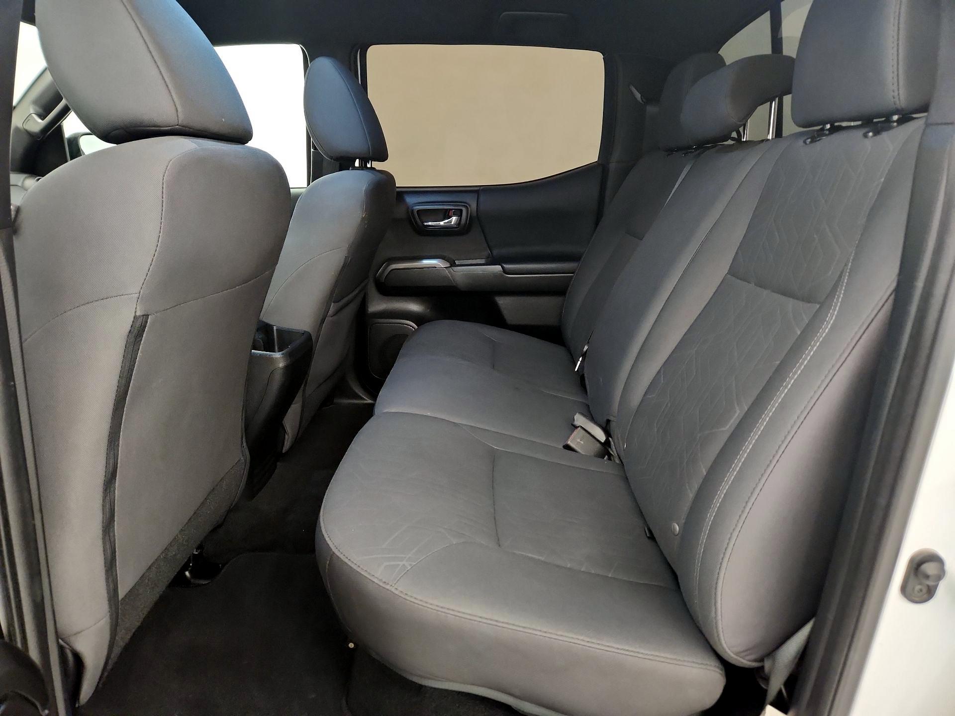 Thumbnail: 2019 Toyota Tacoma - 19
