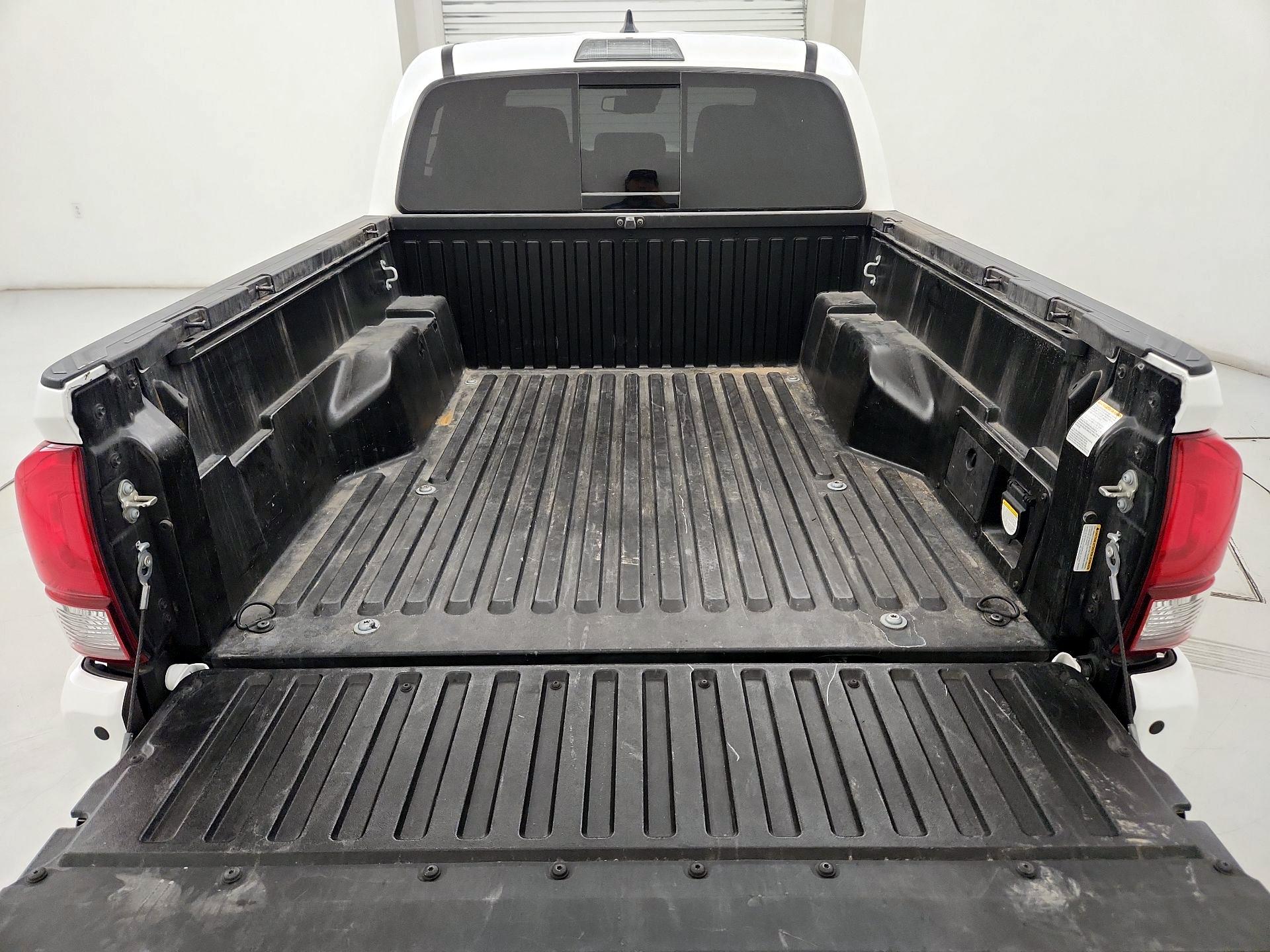 Thumbnail: 2019 Toyota Tacoma - 20