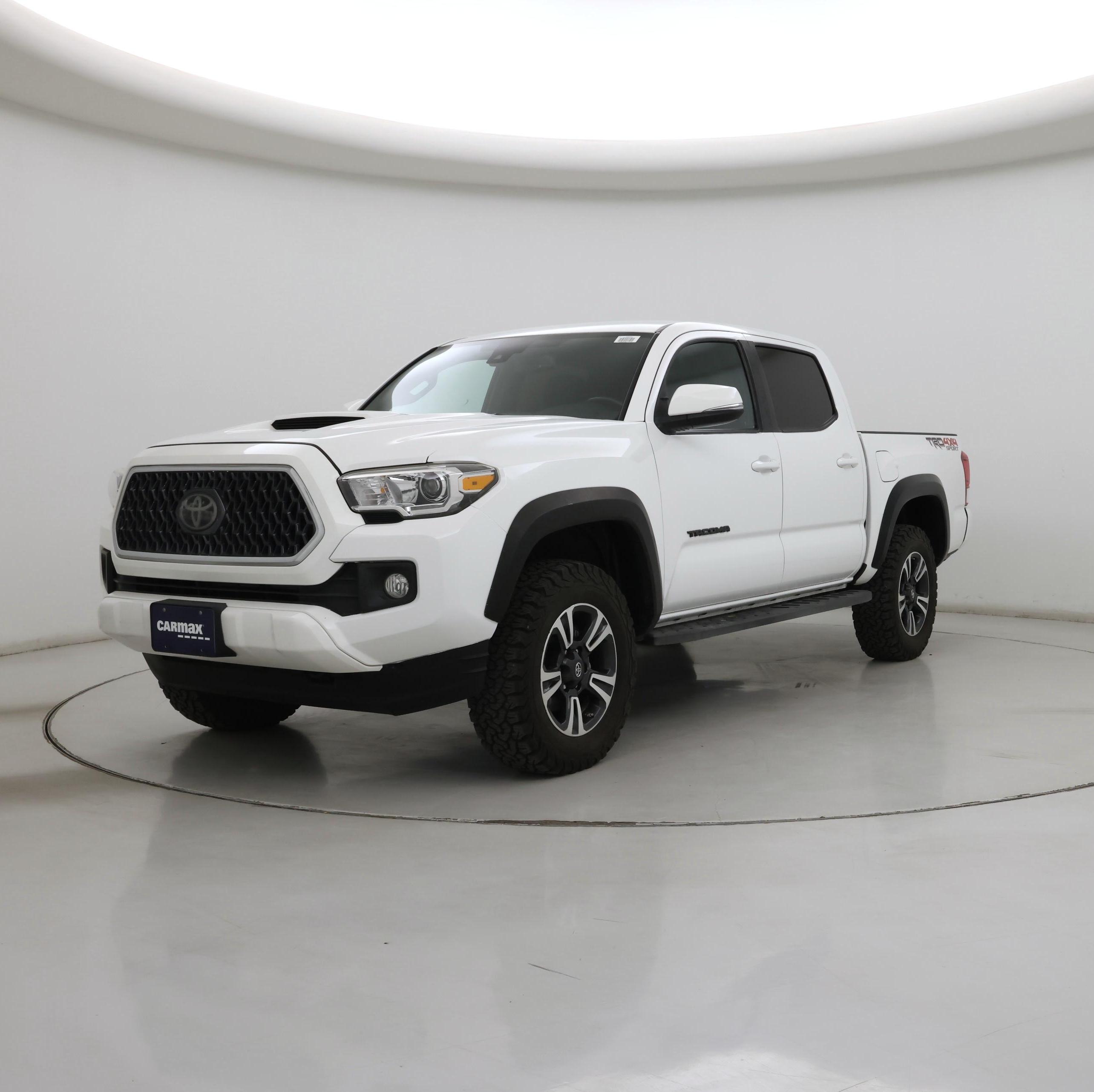 Thumbnail: 2019 Toyota Tacoma - 4