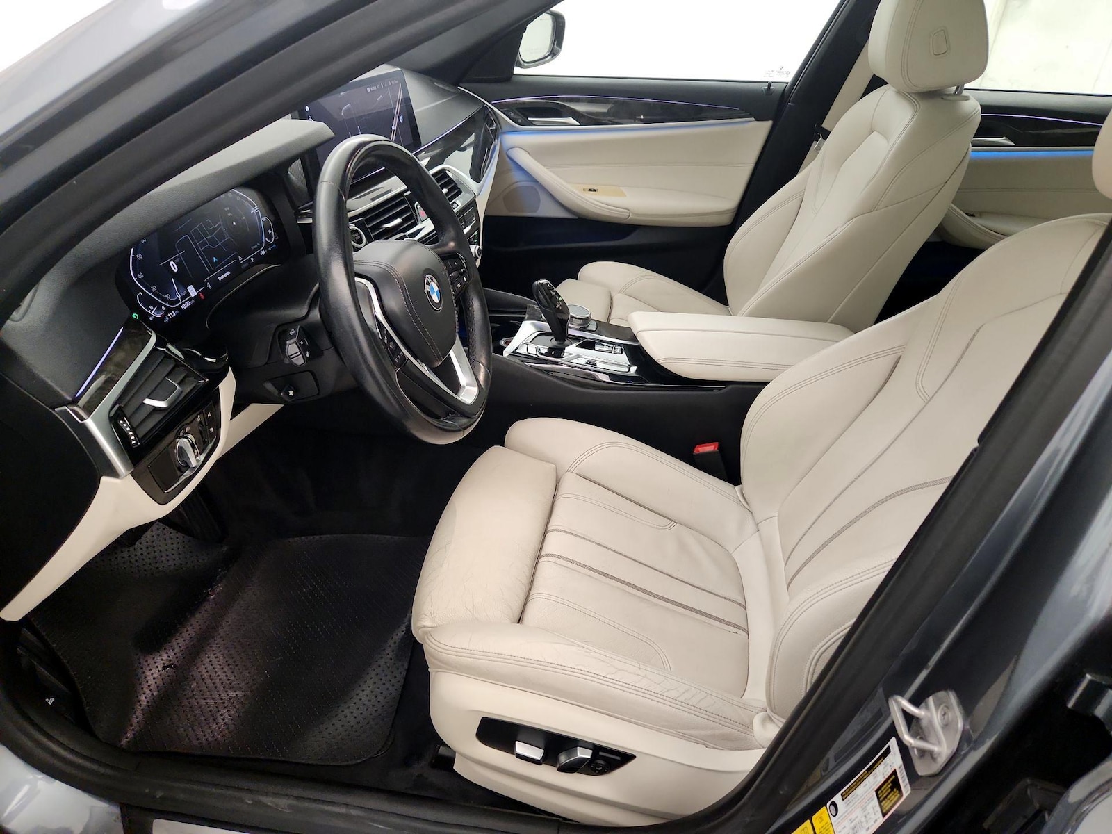 2021 BMW 5 Series 530e - Photo 12