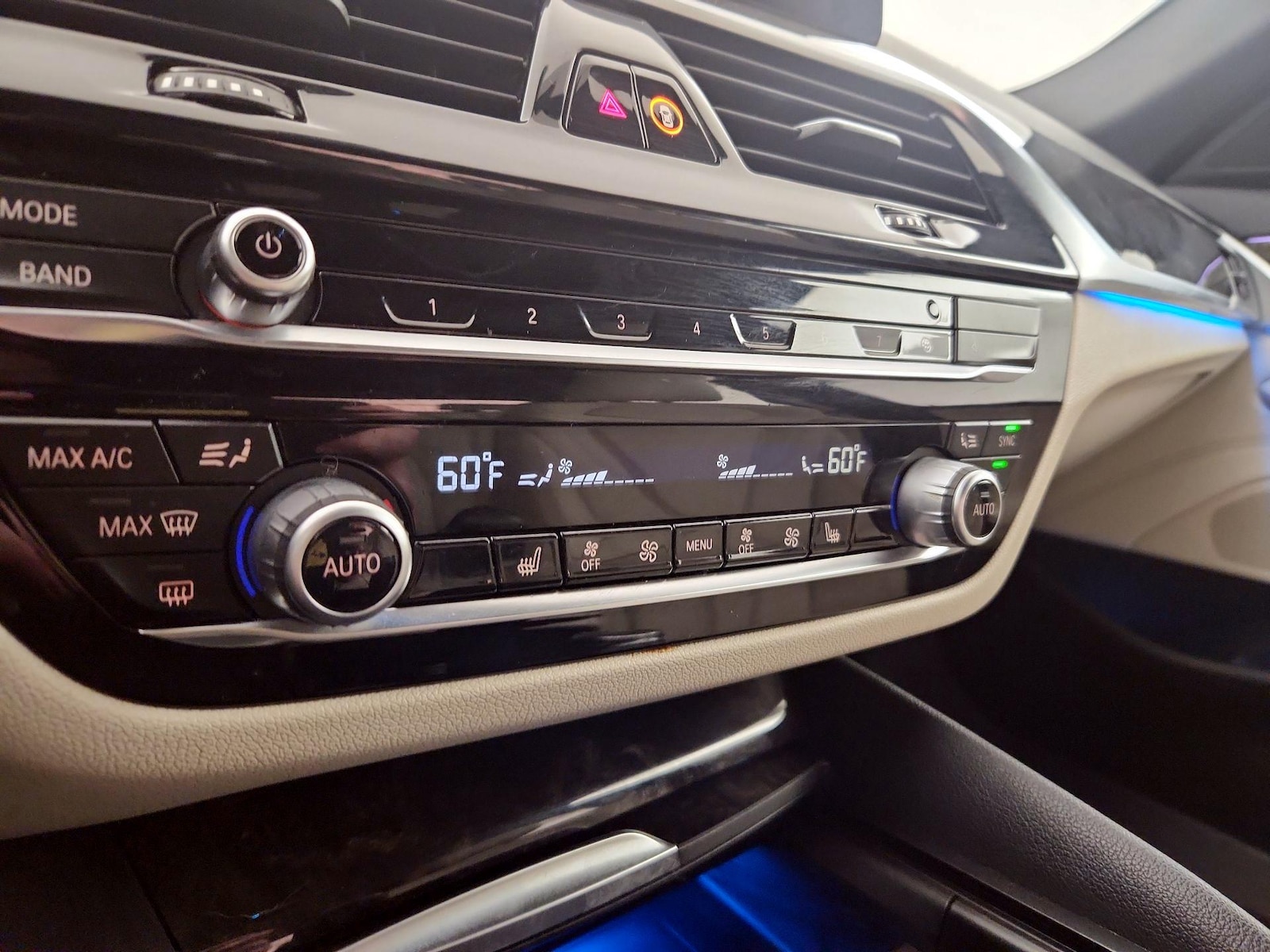 2021 BMW 5 Series 530e - Photo 18