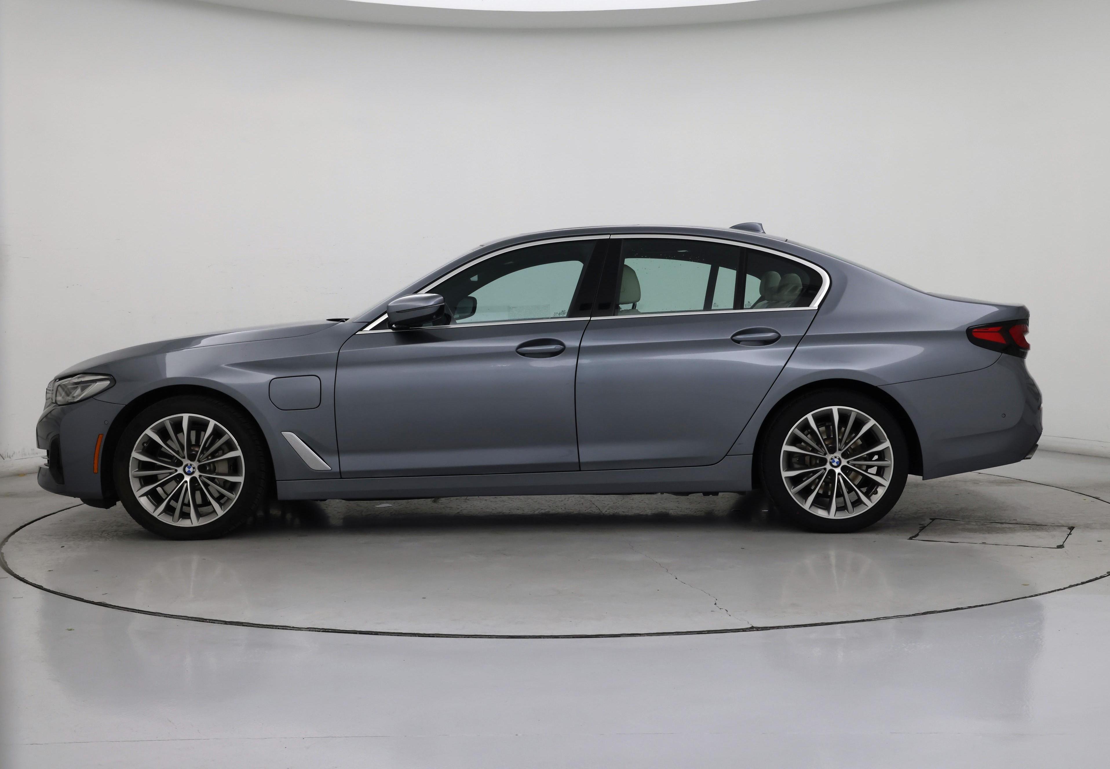 Thumbnail: 2021 BMW 5 Series - 3