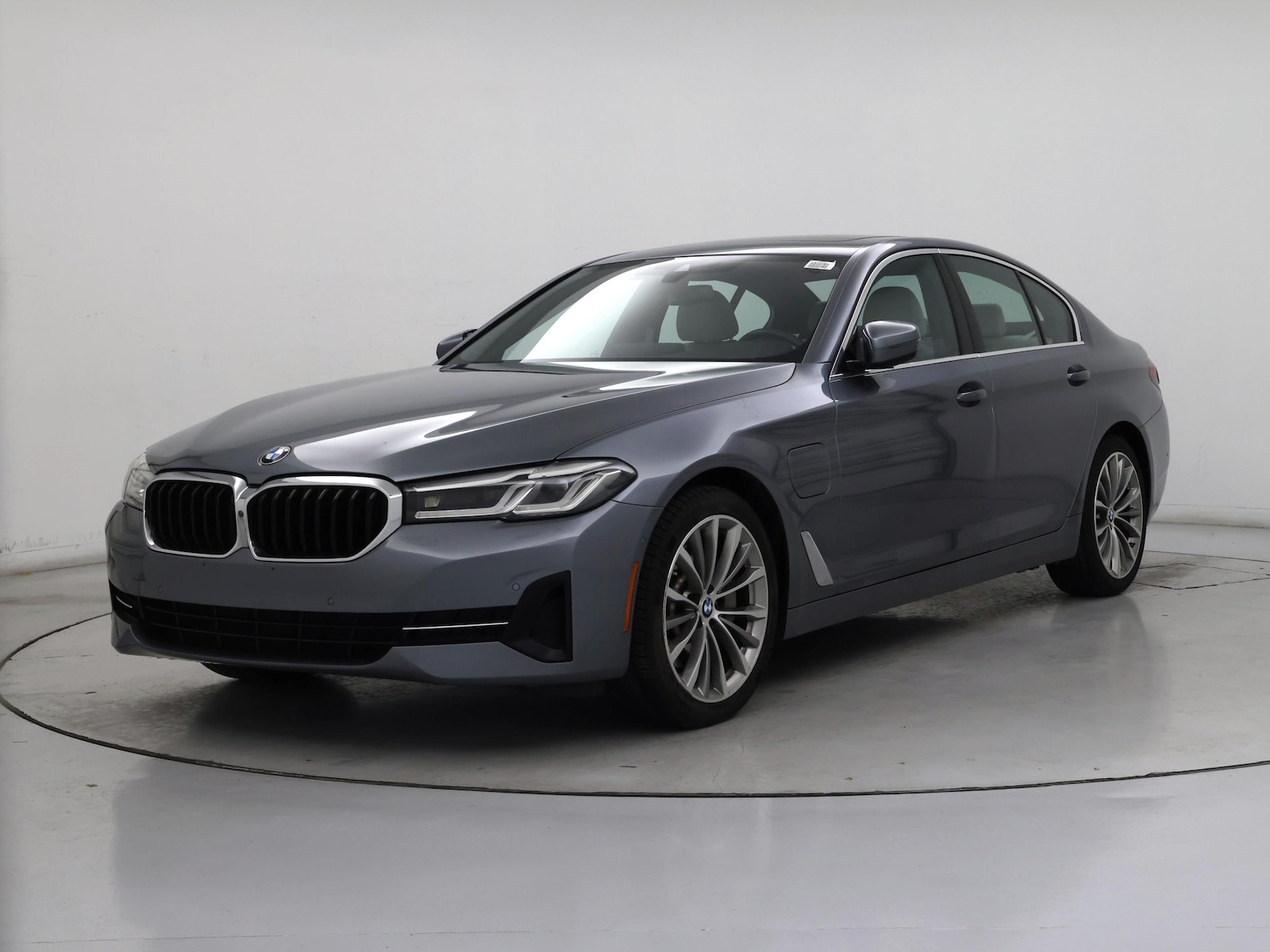 2021 BMW 5 Series 530e - Photo 5