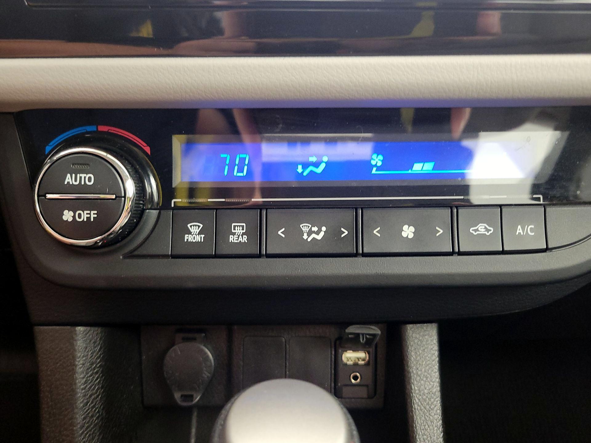 Thumbnail: 2016 Toyota Corolla - 16