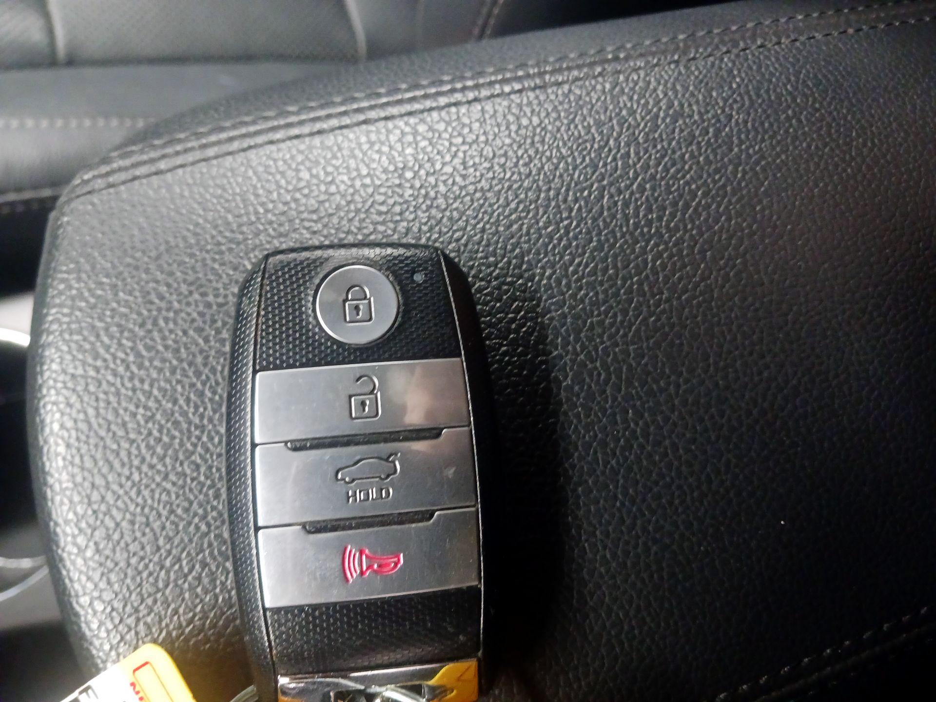 Thumbnail: 2017 Kia Forte - 18