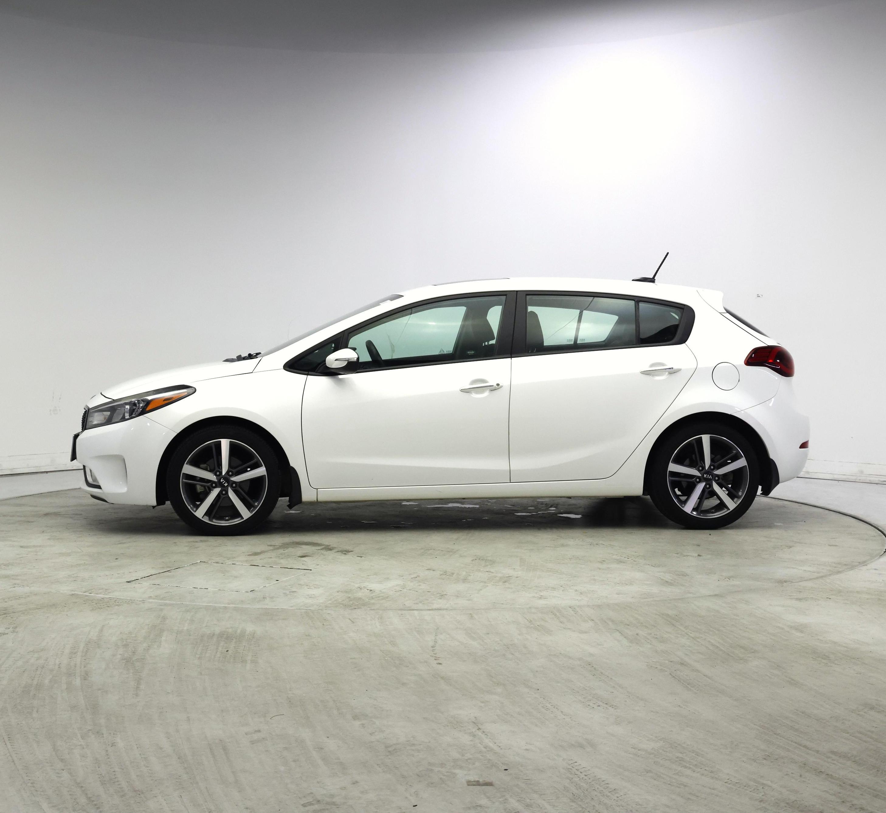 Thumbnail: 2017 Kia Forte - 3