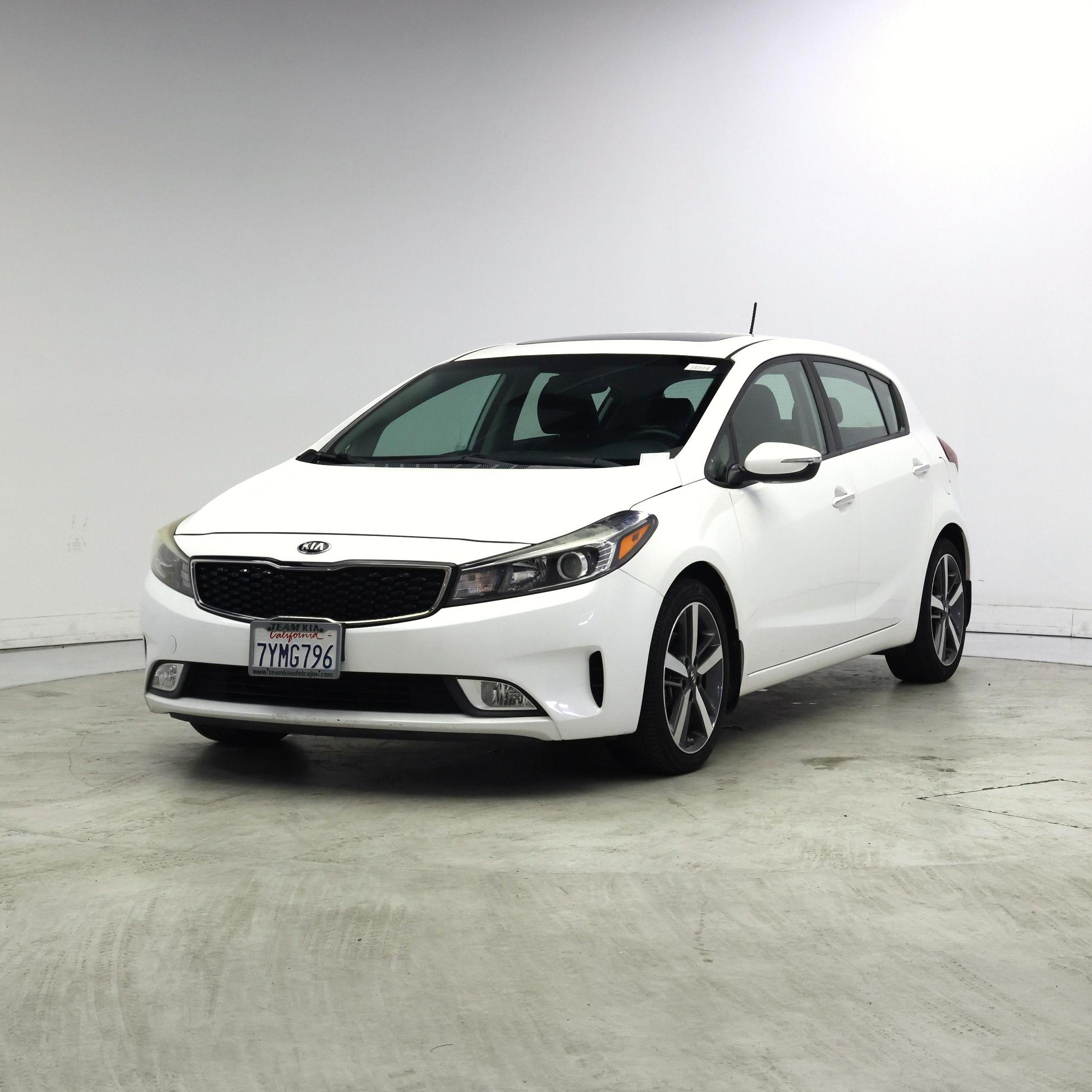 Thumbnail: 2017 Kia Forte - 4