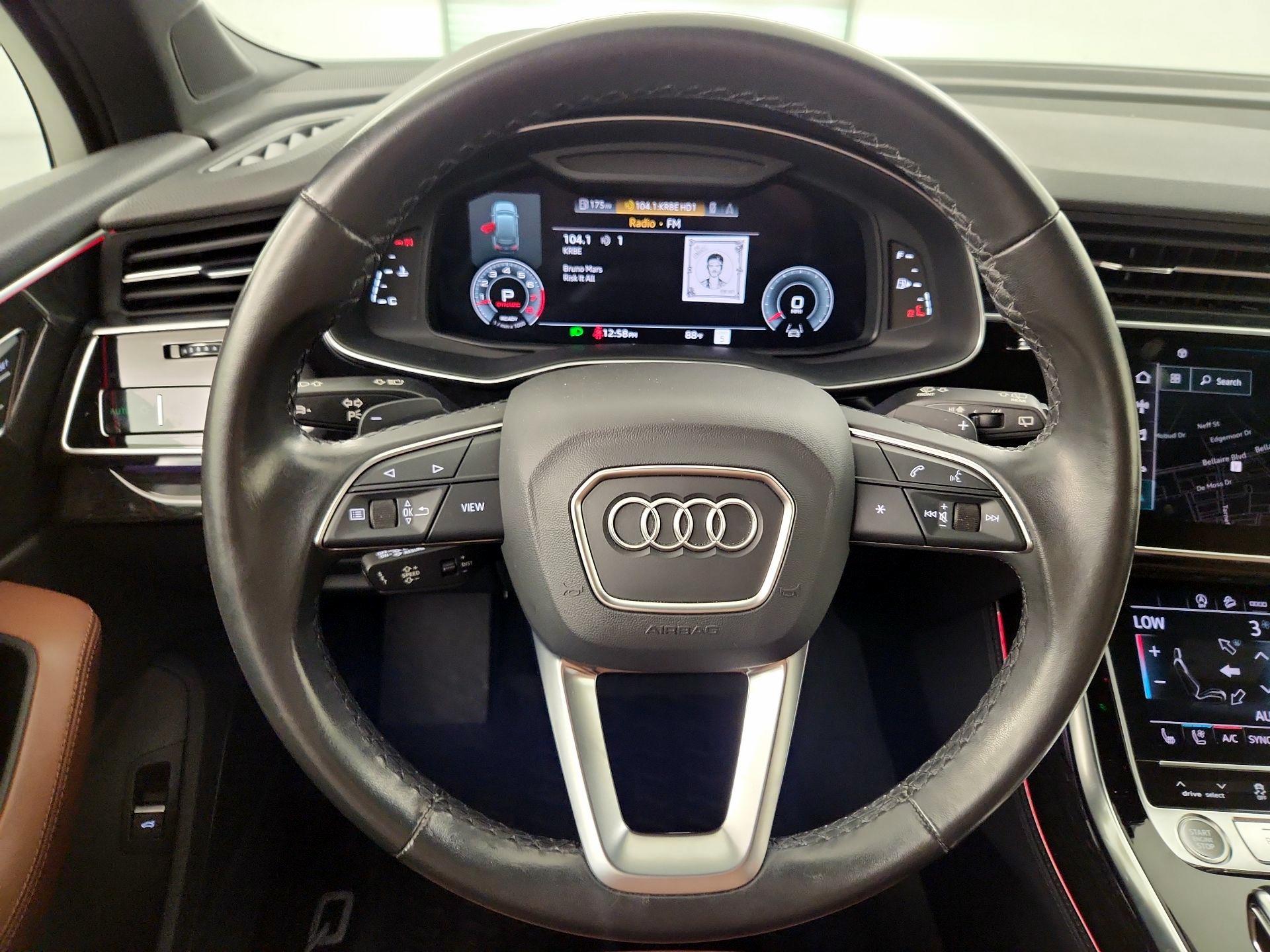 Thumbnail: 2021 Audi Q7 - 10