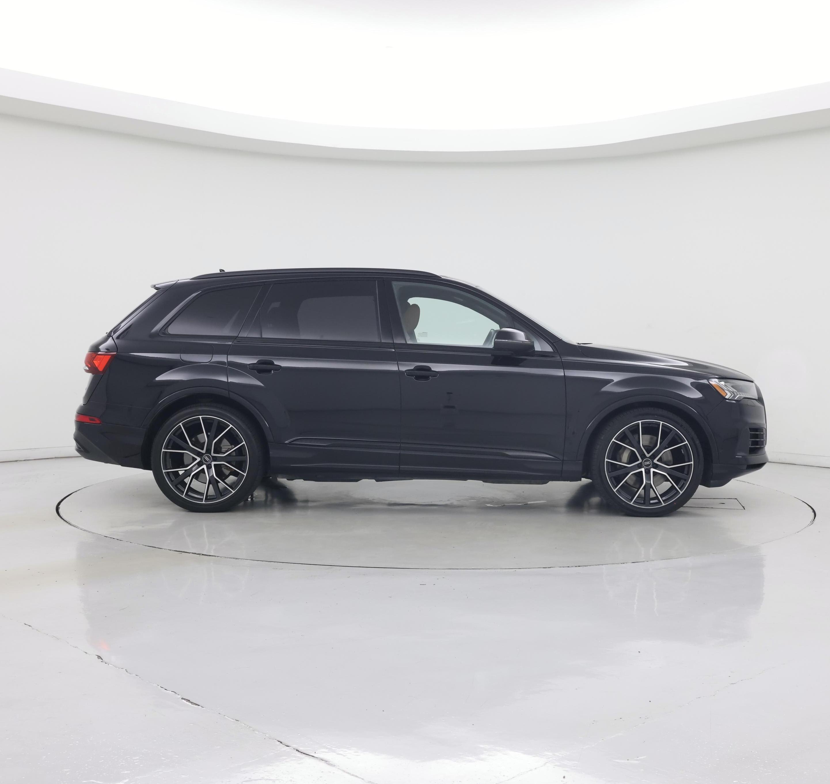 Thumbnail: 2021 Audi Q7 - 7