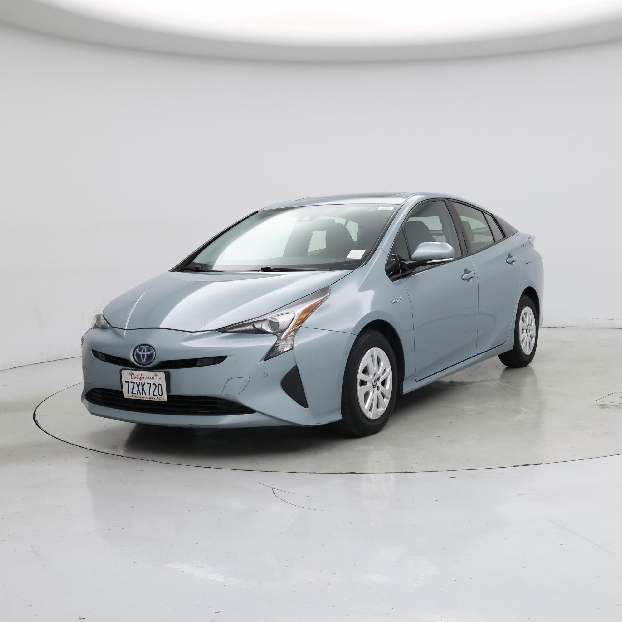 Thumbnail: 2017 Toyota Prius - 4