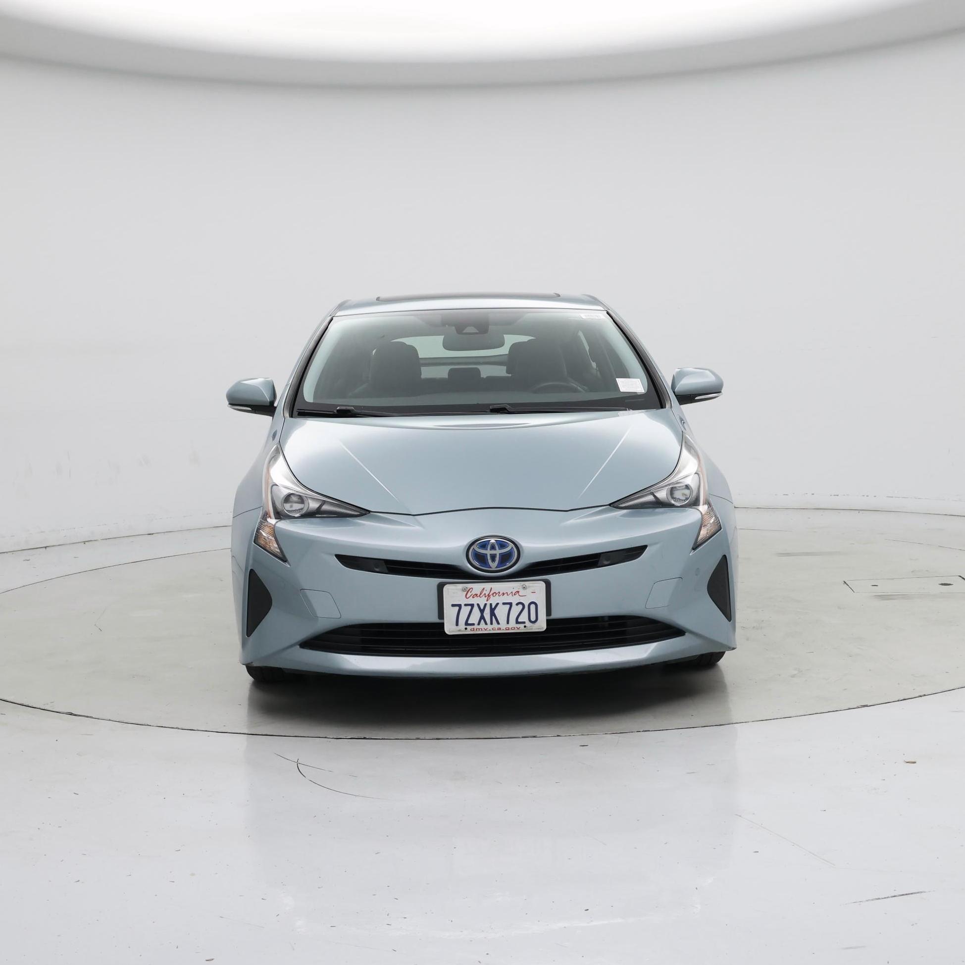 Thumbnail: 2017 Toyota Prius - 5