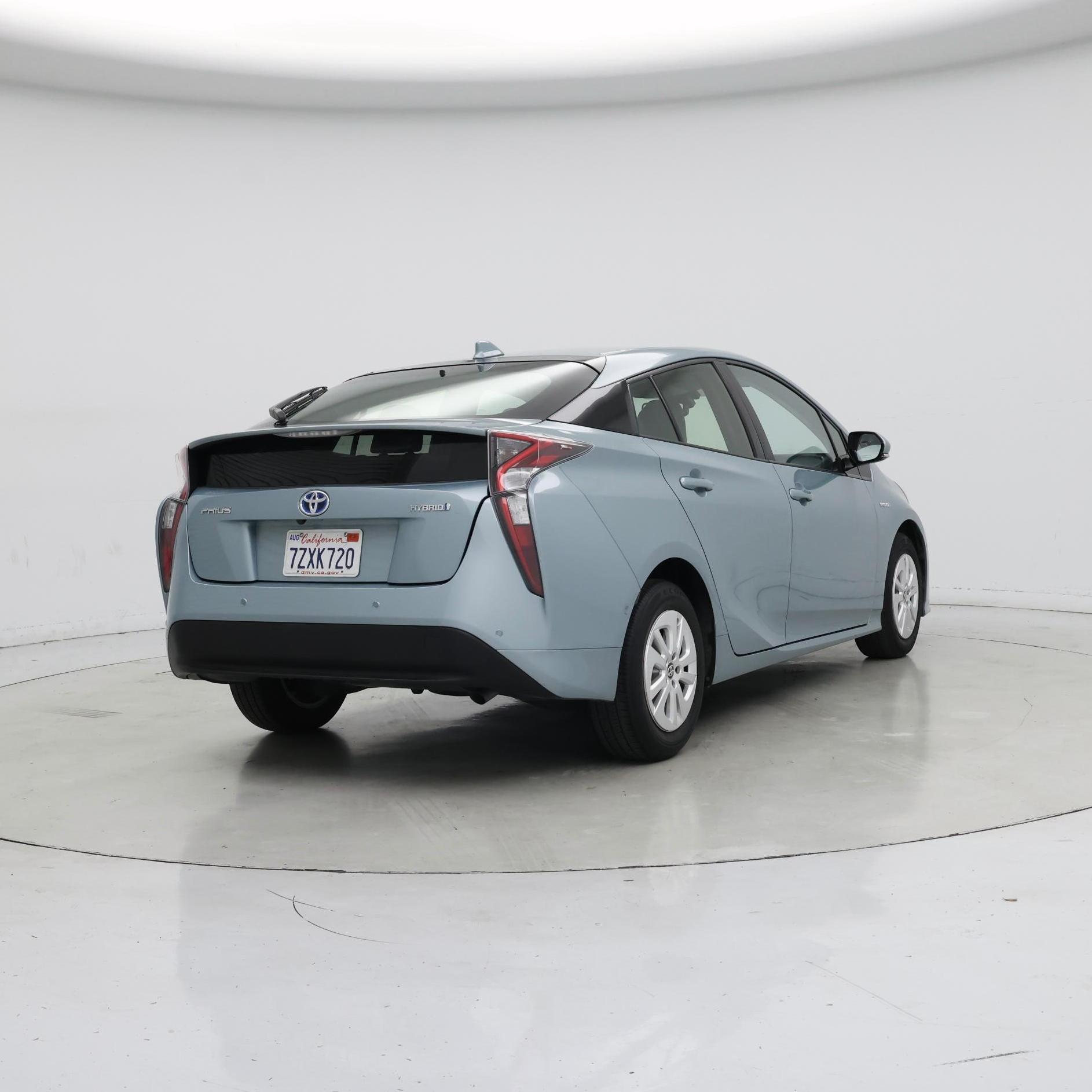 Thumbnail: 2017 Toyota Prius - 8