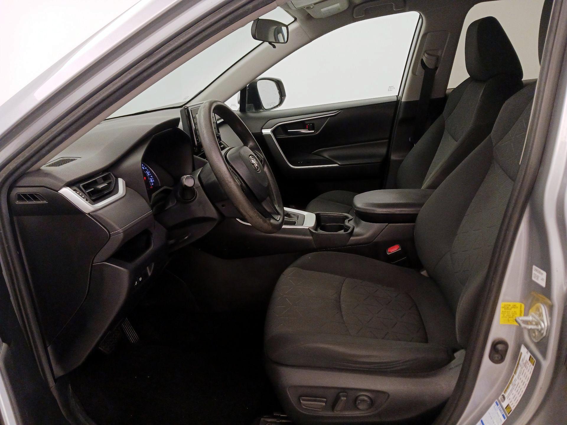 Thumbnail: 2020 Toyota RAV4 - 11