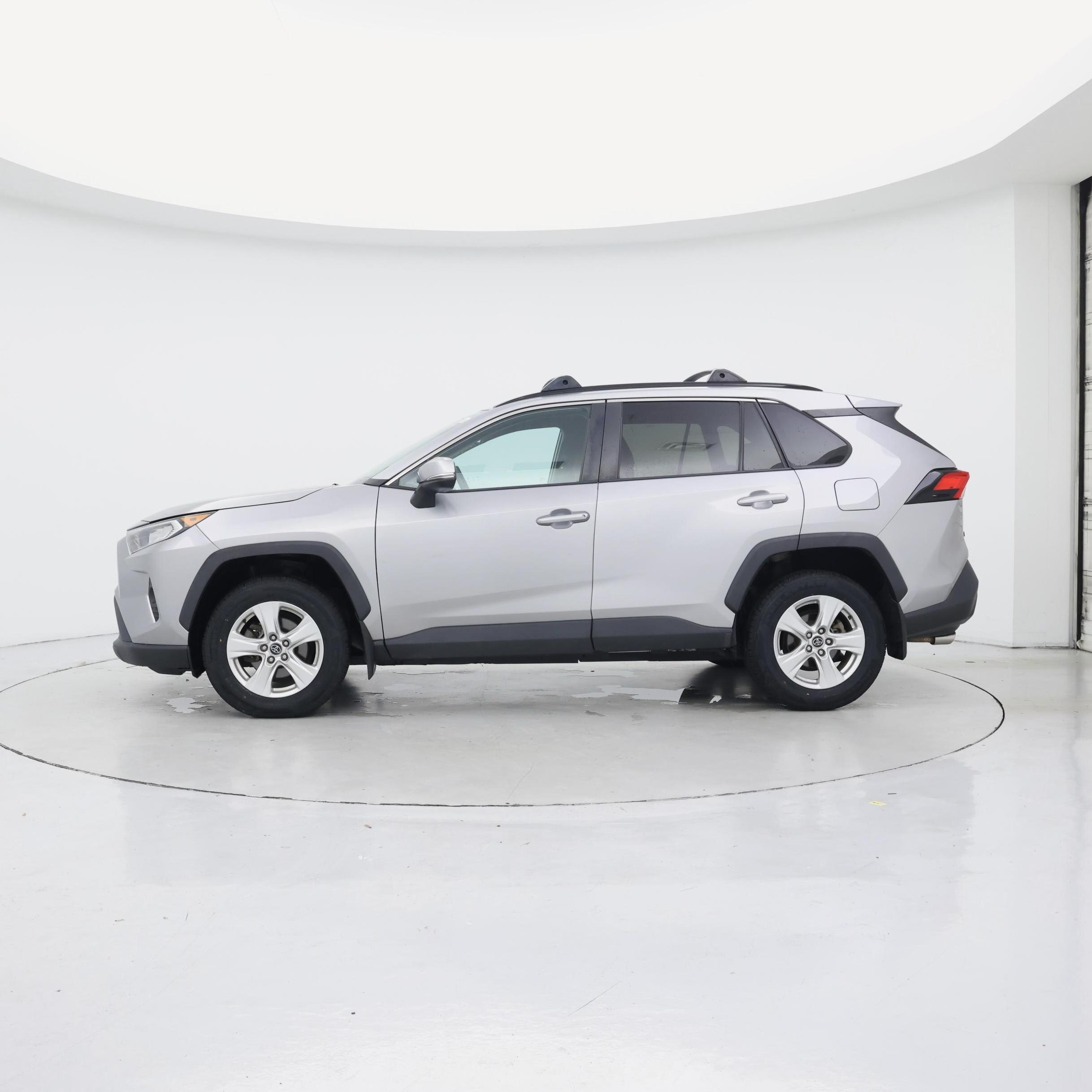 Thumbnail: 2020 Toyota RAV4 - 3