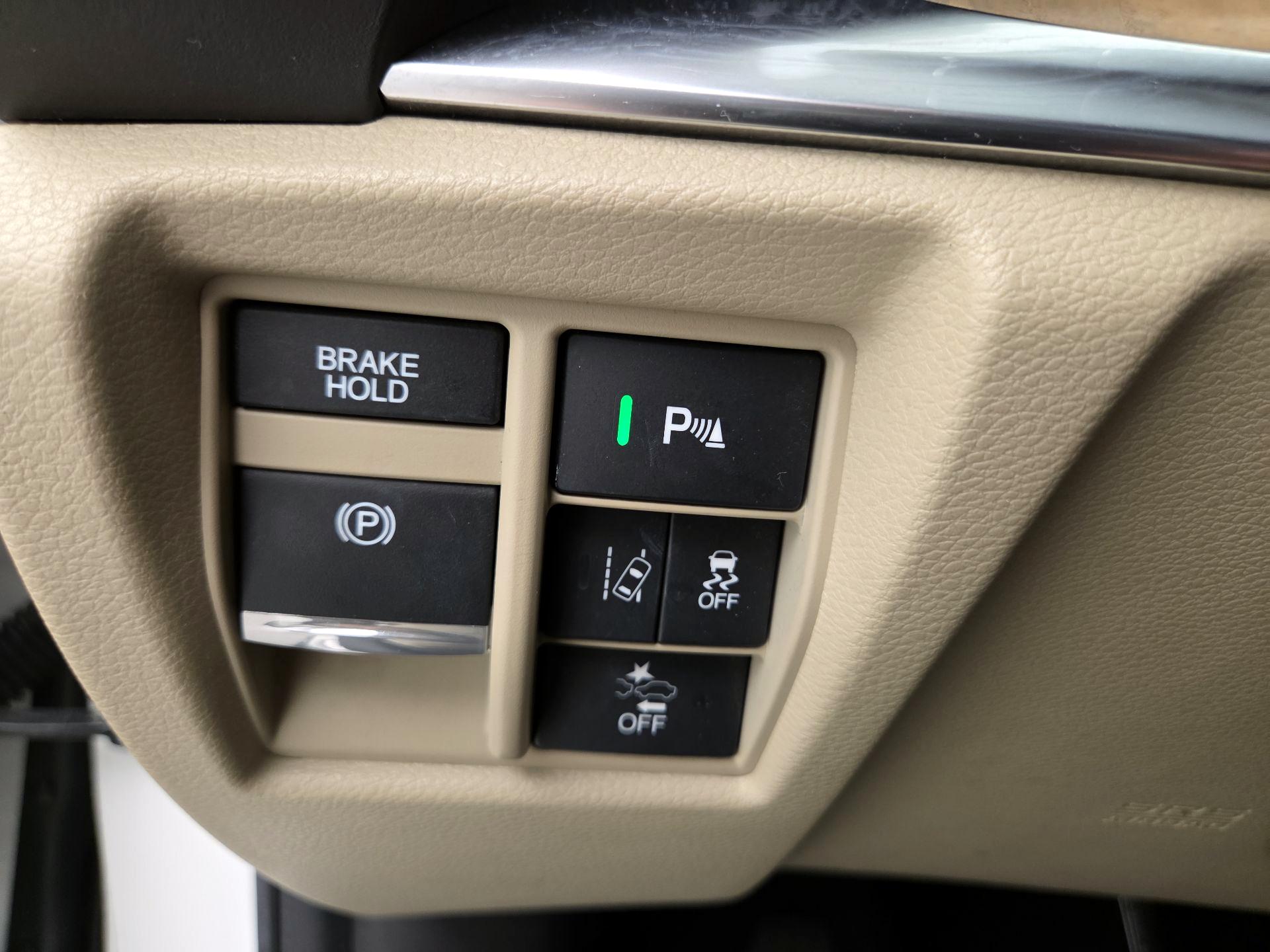 Thumbnail: 2019 Acura MDX - 13