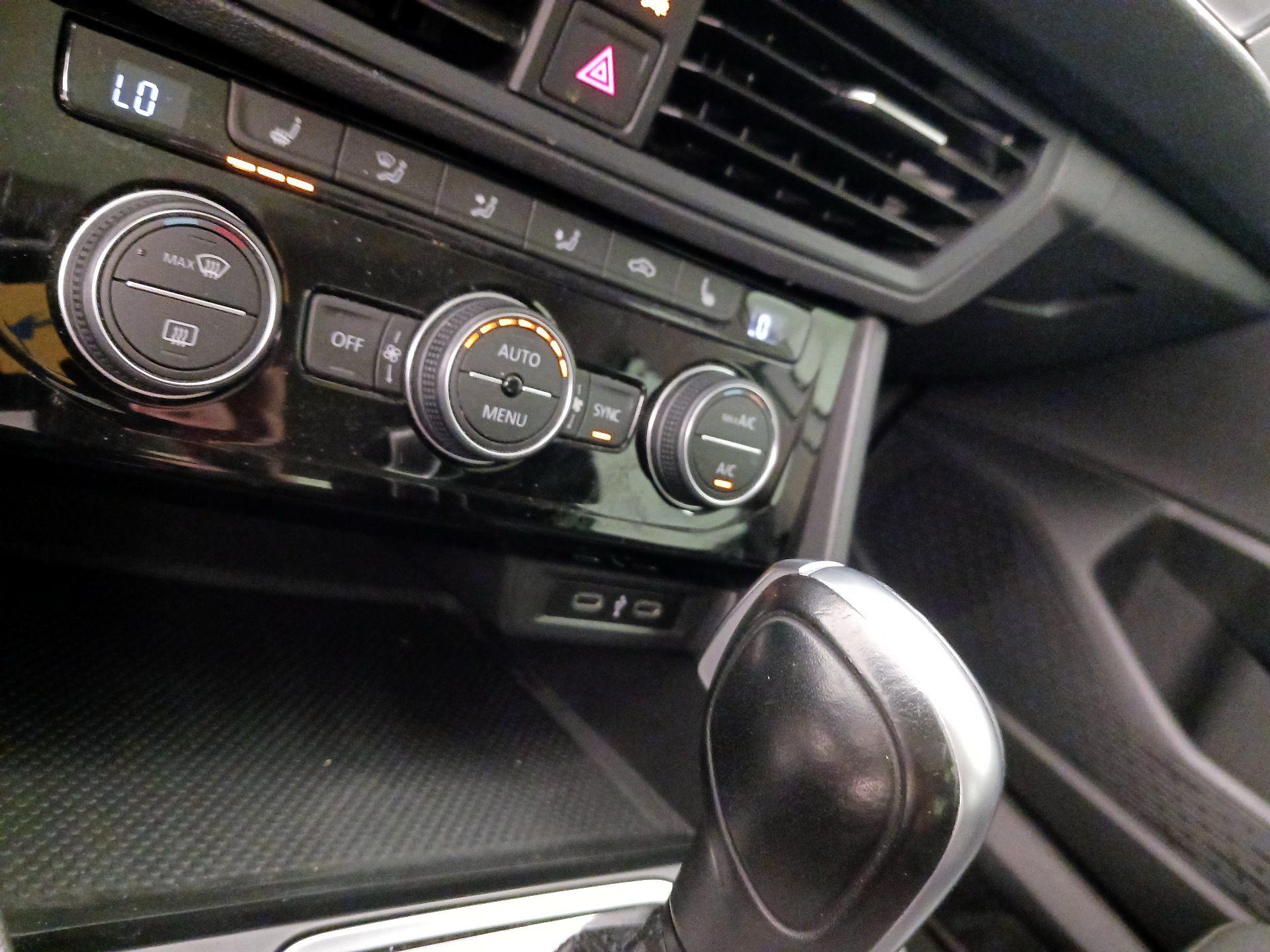 Thumbnail: 2020 Volkswagen Jetta - 16