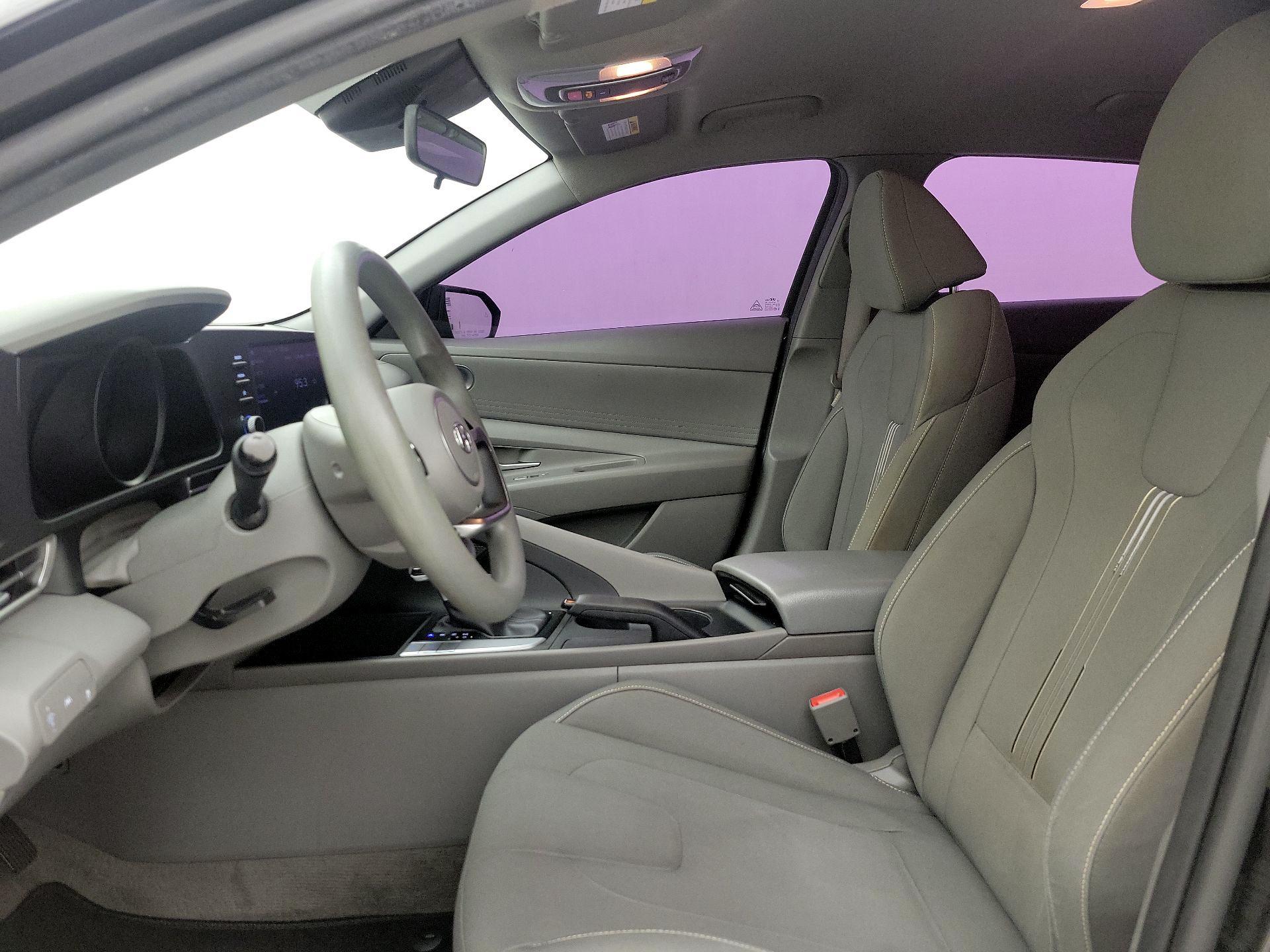Thumbnail: 2022 Hyundai Elantra - 11