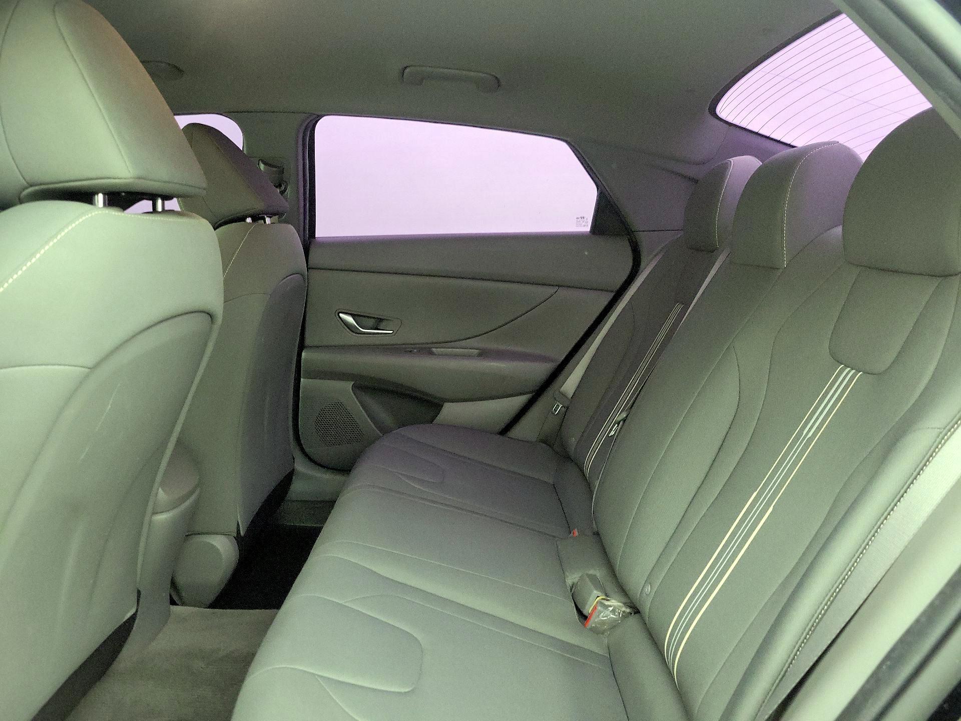 Thumbnail: 2022 Hyundai Elantra - 19