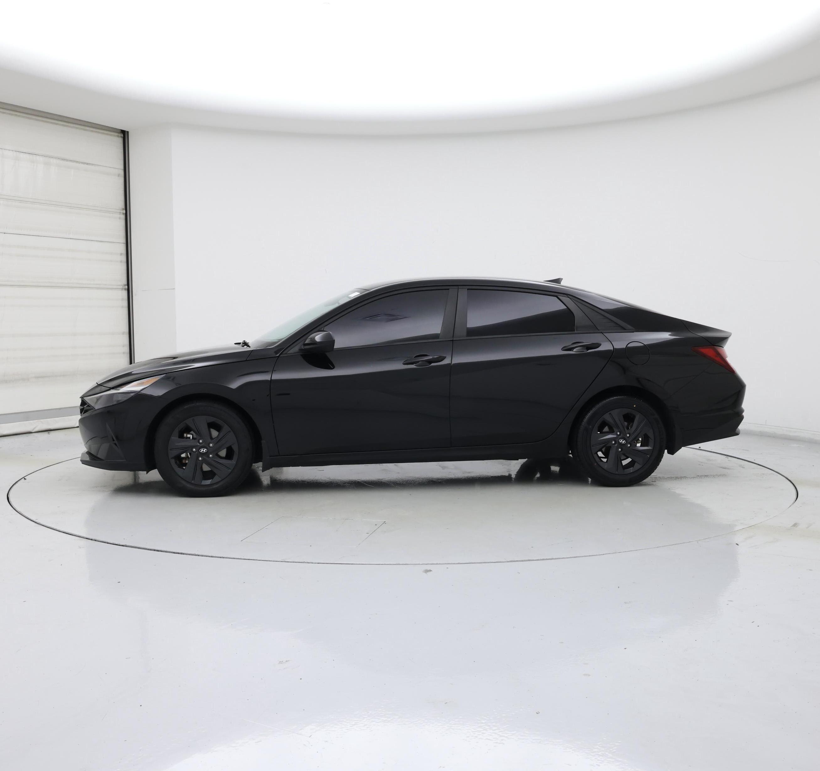 Thumbnail: 2022 Hyundai Elantra - 3