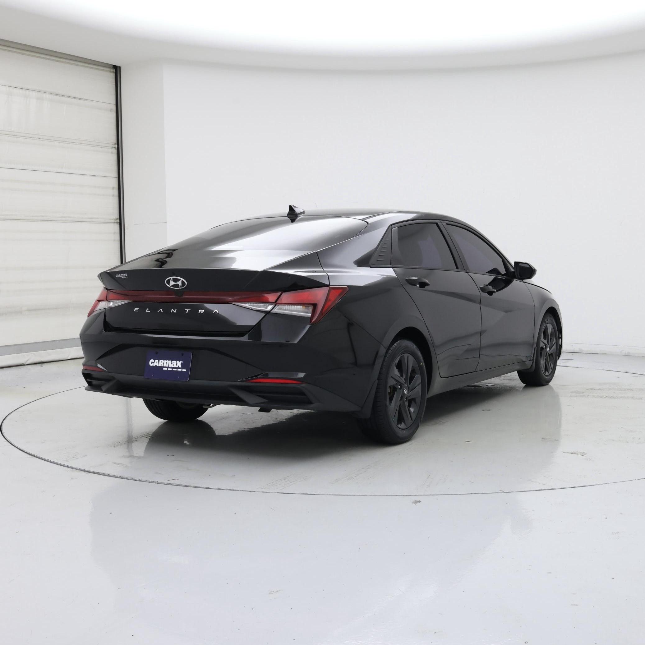 Thumbnail: 2022 Hyundai Elantra - 8