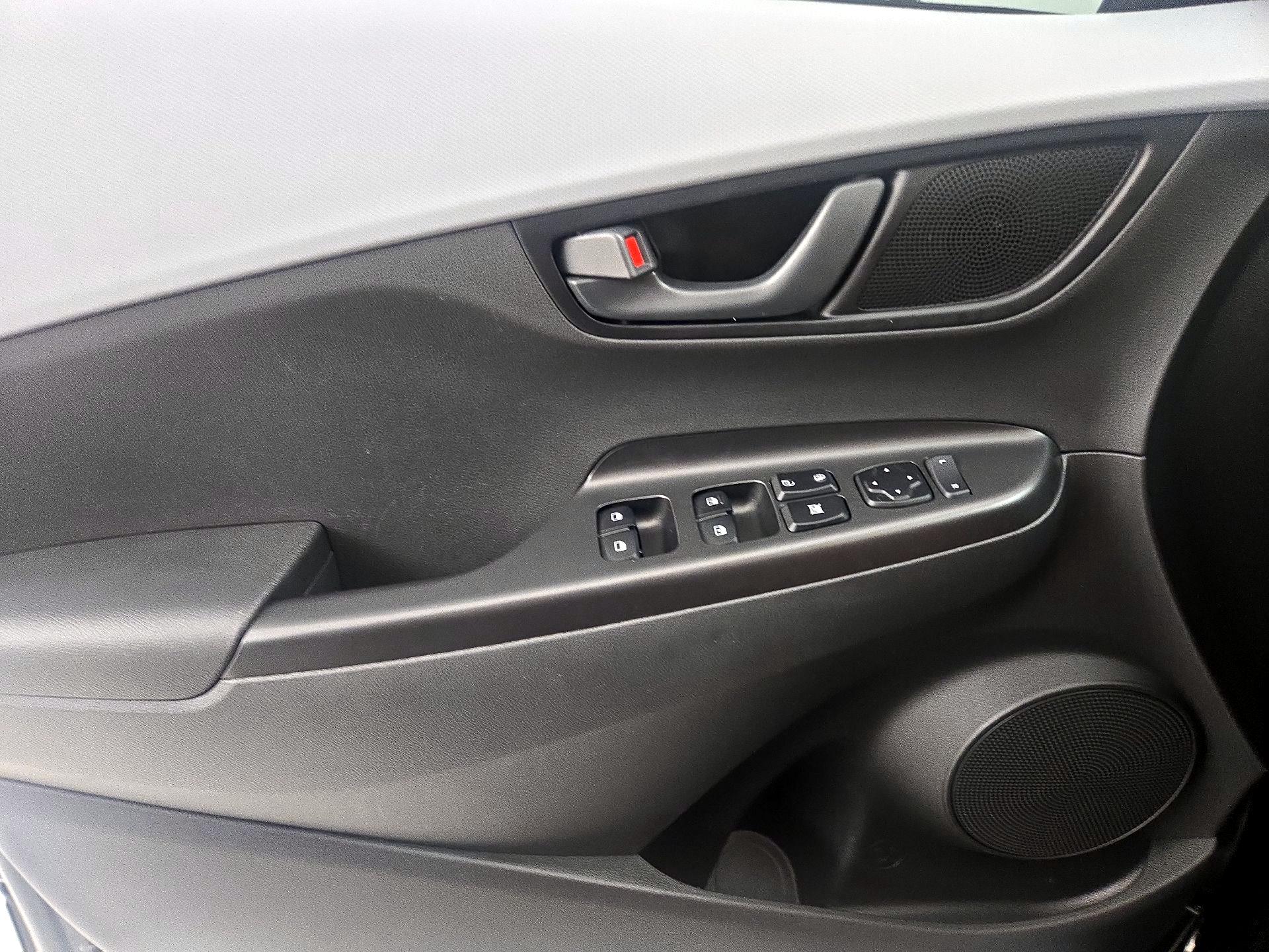 Thumbnail: 2021 Hyundai Kona - 12