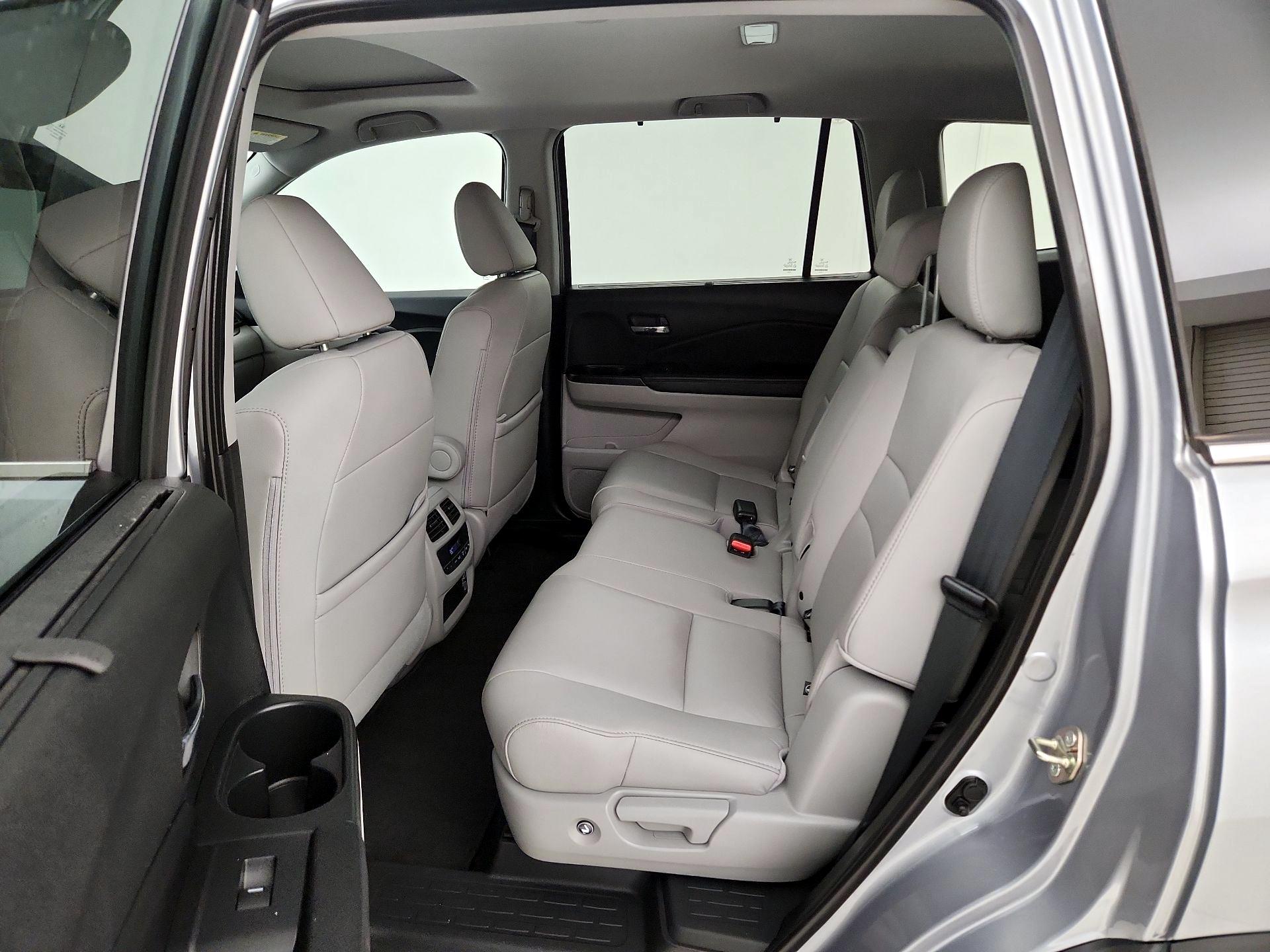 Thumbnail: 2020 Honda Pilot - 20