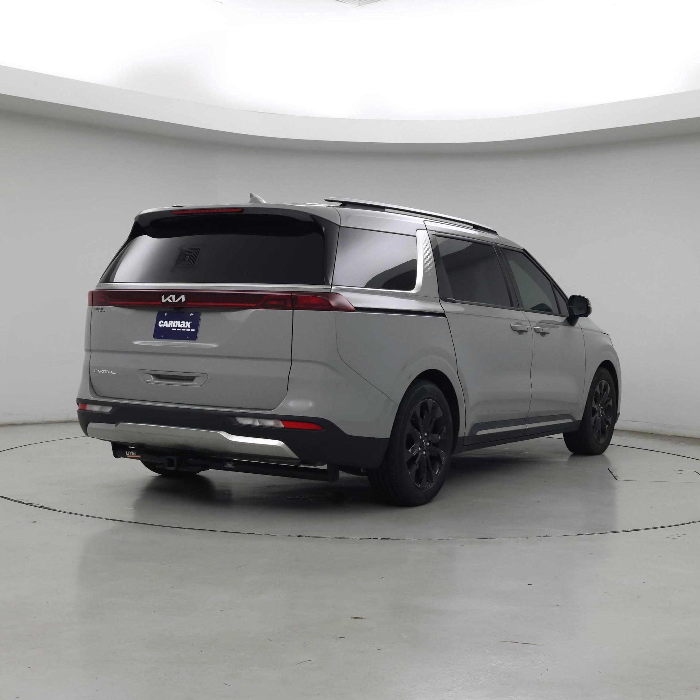 Thumbnail: 2023 Kia Carnival - 8