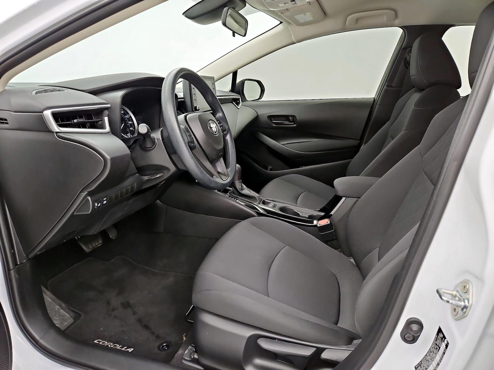 2022 Toyota Corolla LE - Photo 12