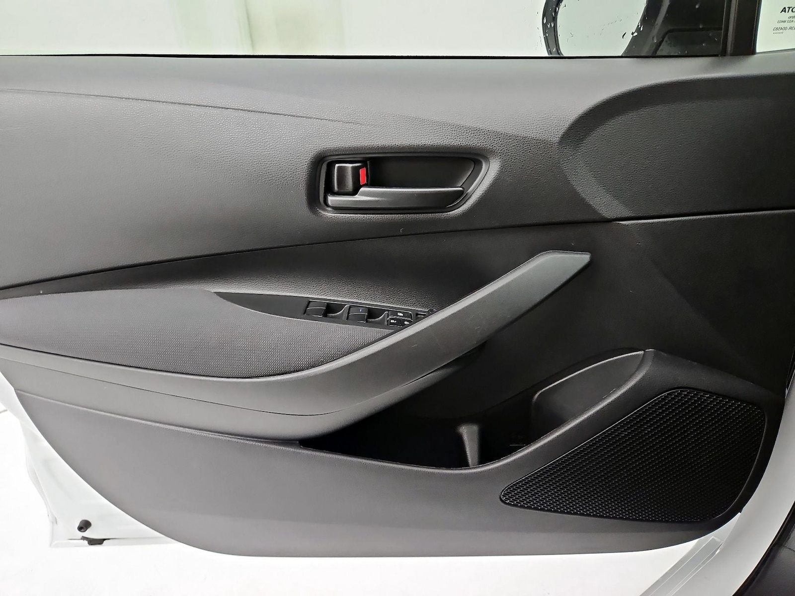2022 Toyota Corolla LE - Photo 13