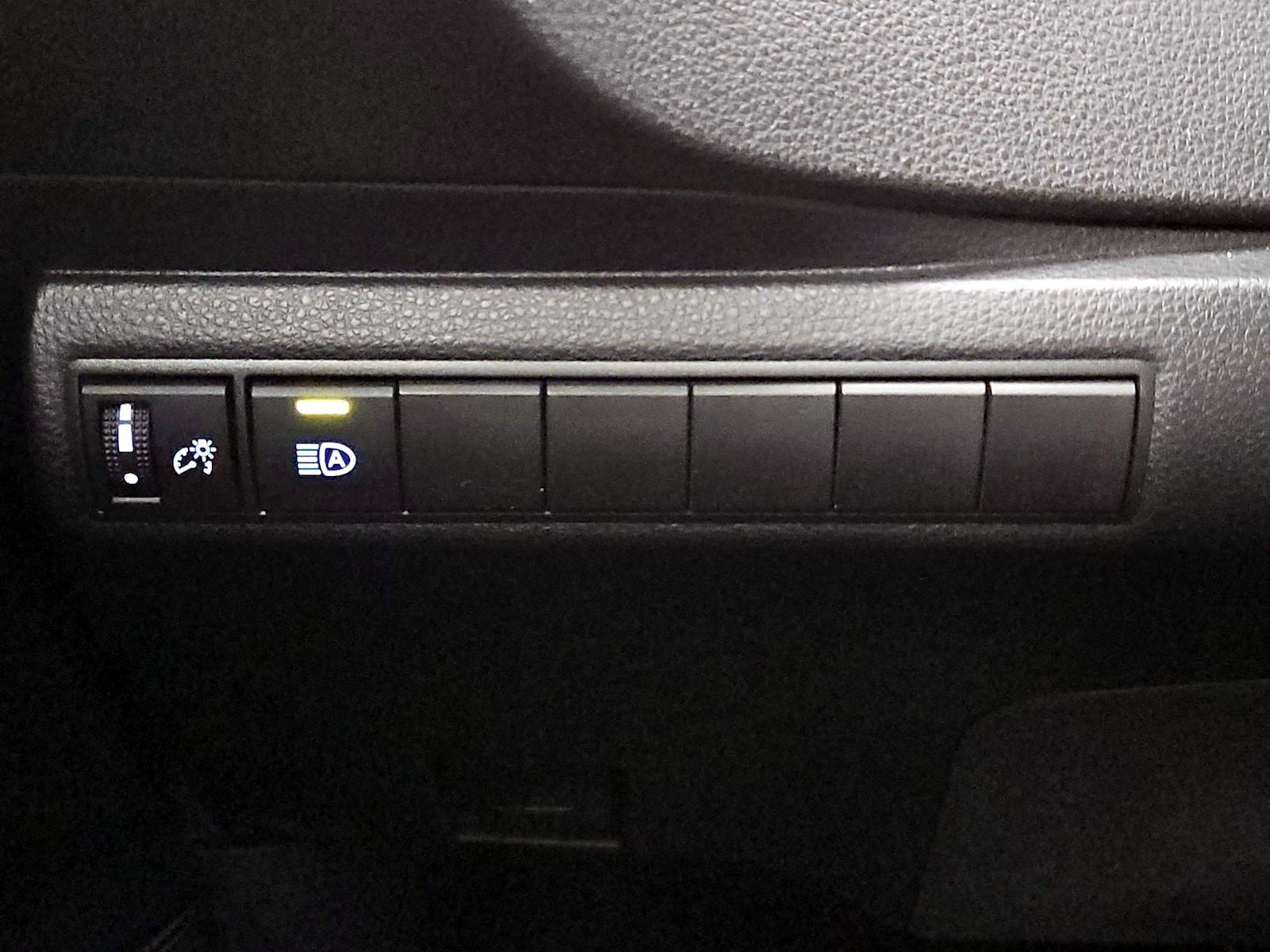 2022 Toyota Corolla LE - Photo 14