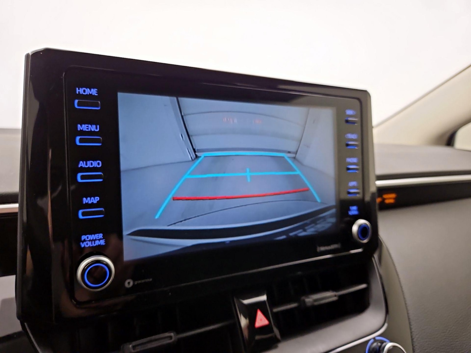 2022 Toyota Corolla LE - Photo 15