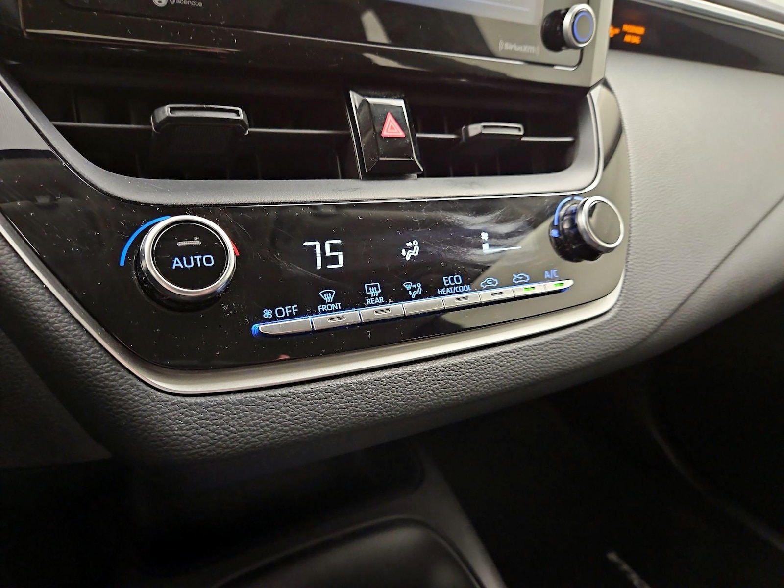 2022 Toyota Corolla LE - Photo 17