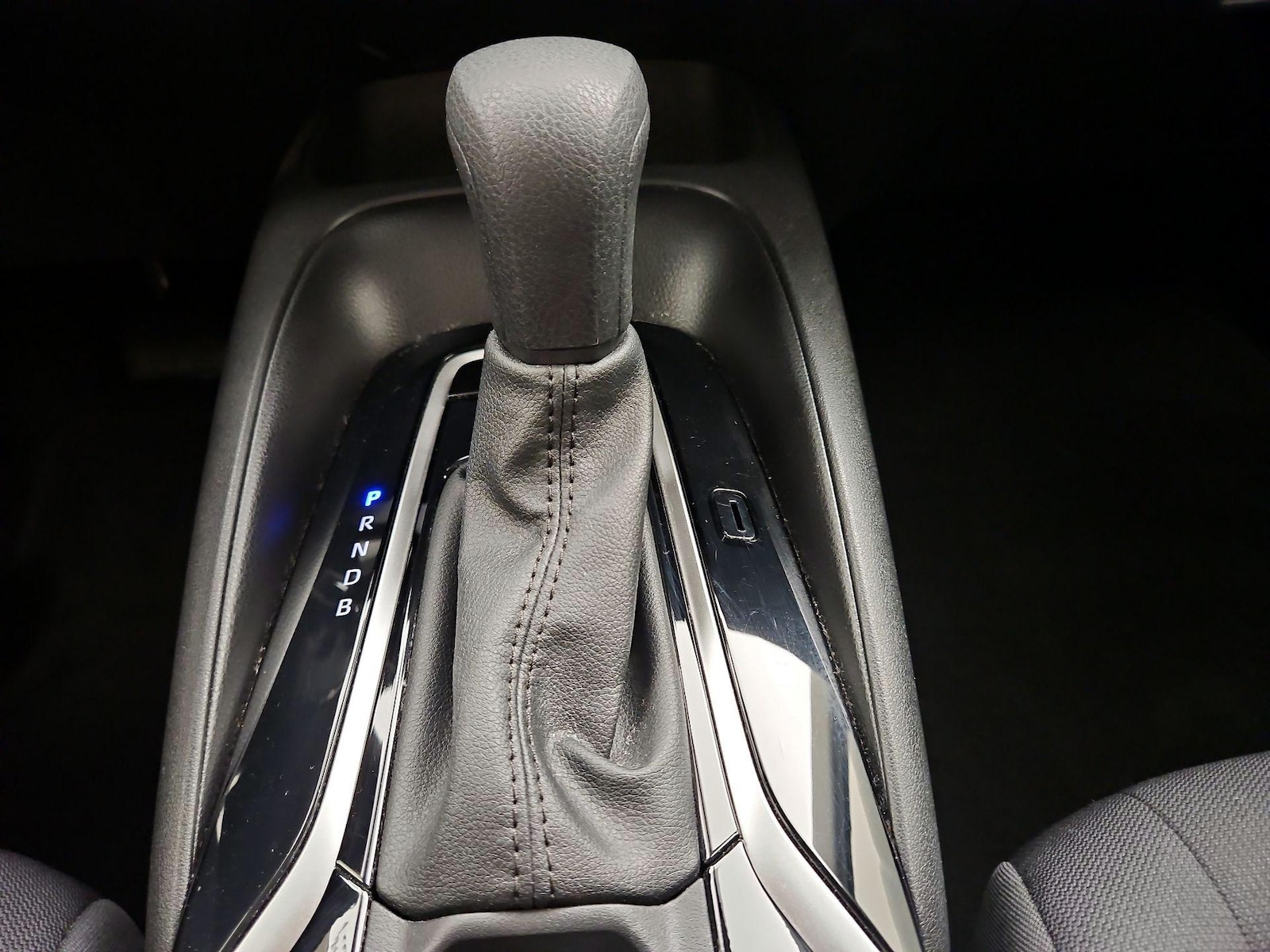 2022 Toyota Corolla LE - Photo 18