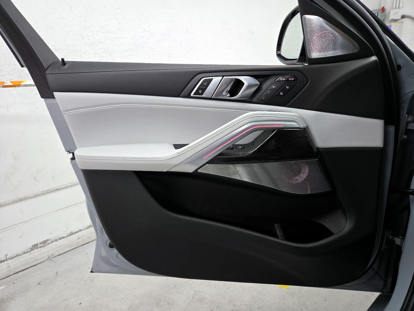 2024 BMW X6 M60i - Photo 13