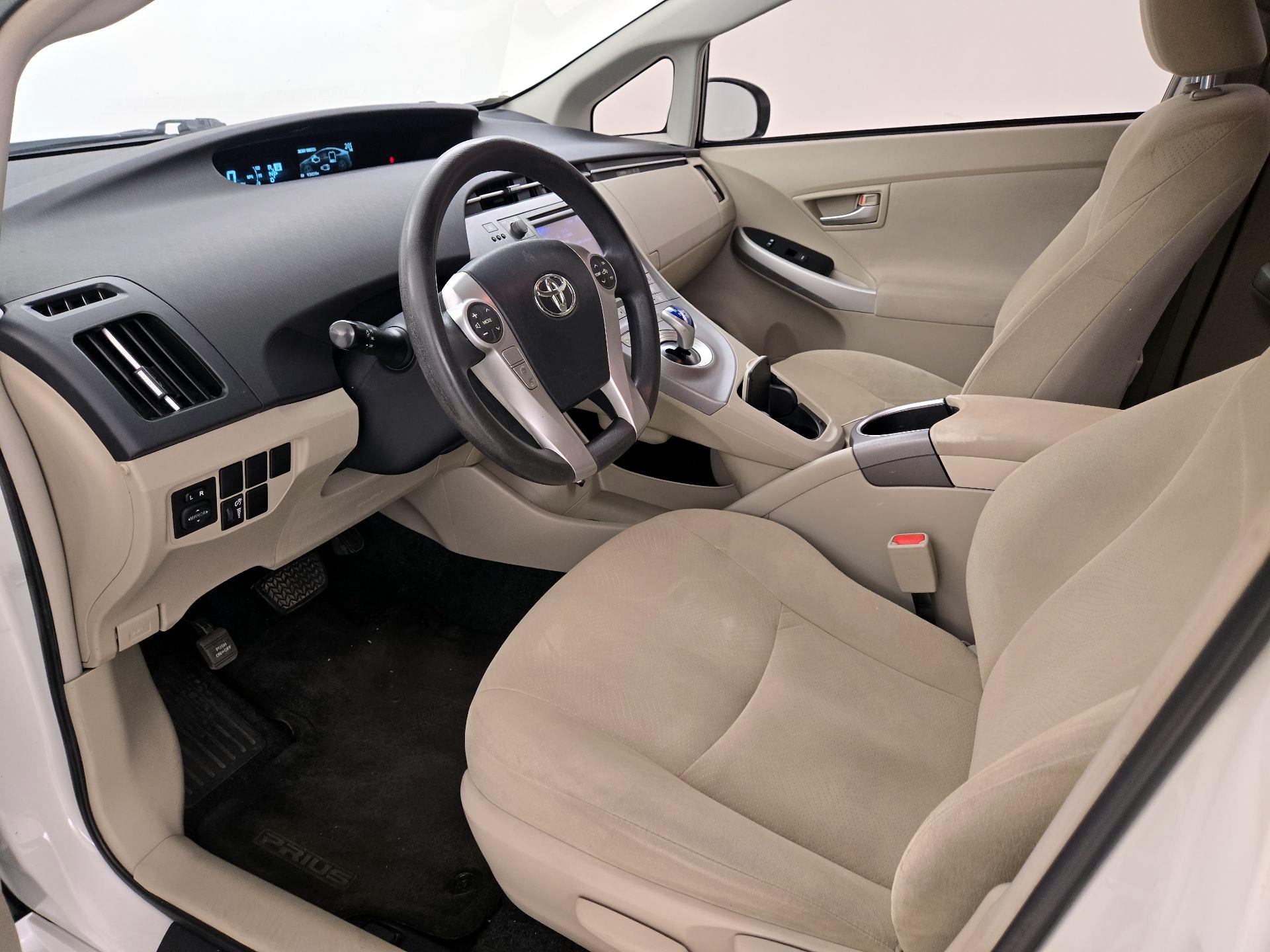 Thumbnail: 2015 Toyota Prius - 11